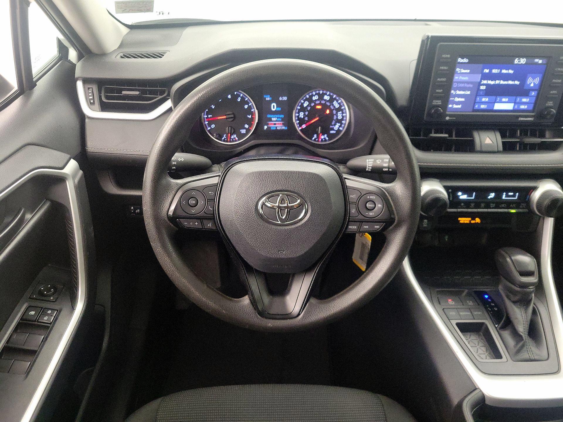 Thumbnail: 2021 Toyota RAV4 - 10