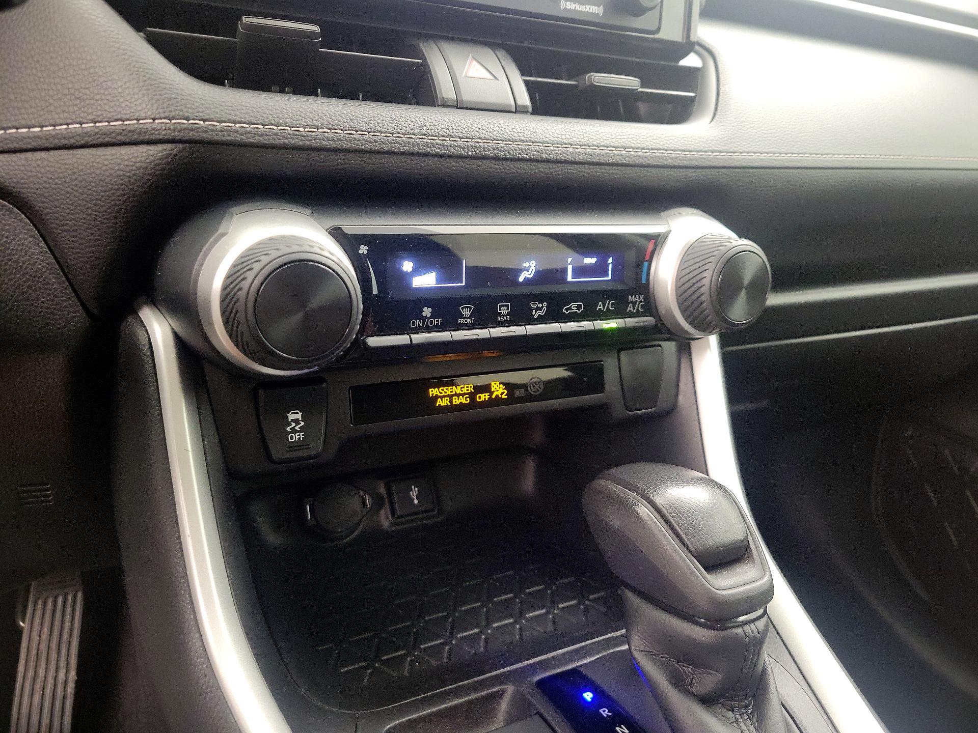 Thumbnail: 2021 Toyota RAV4 - 16