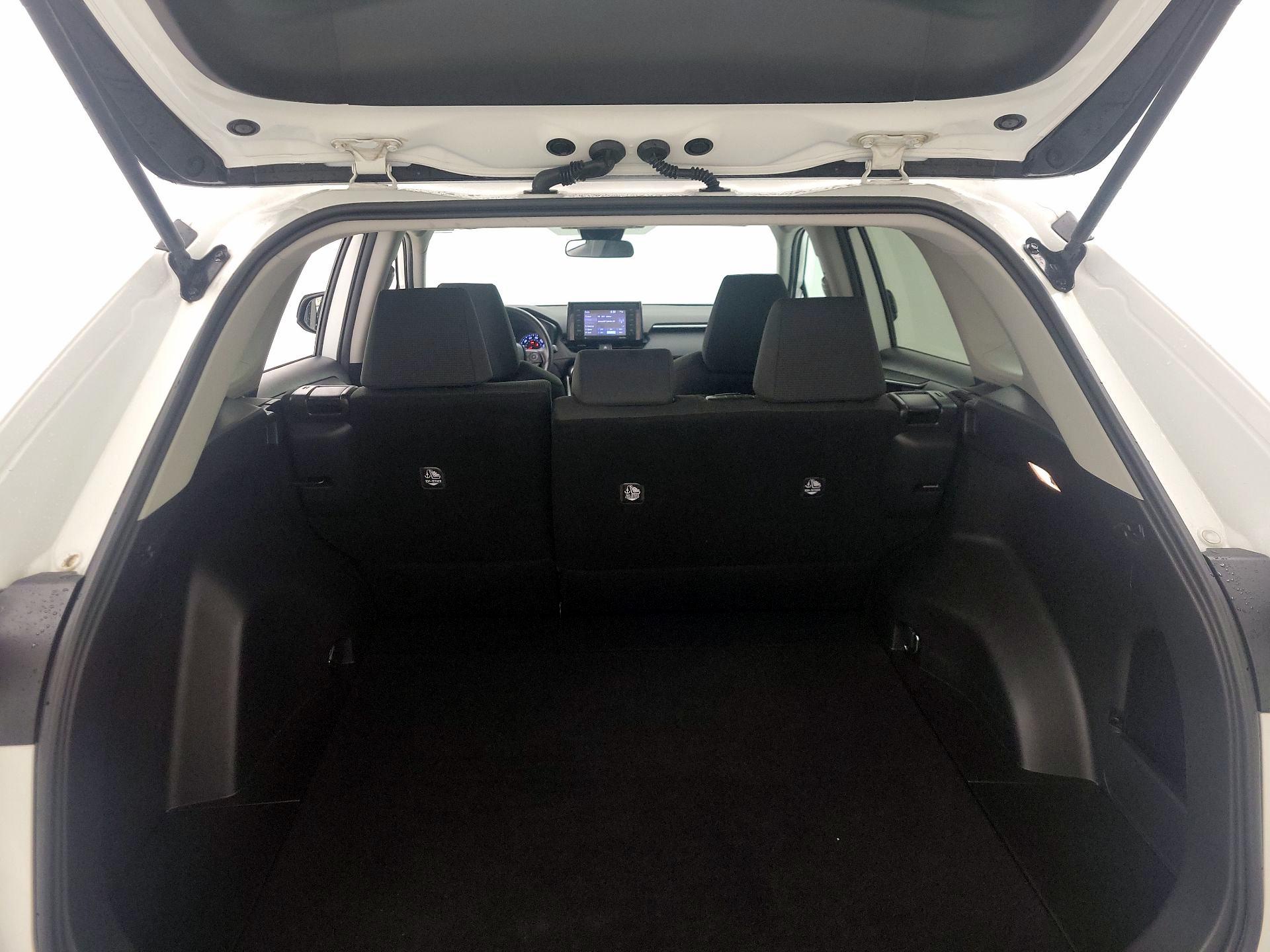 Thumbnail: 2021 Toyota RAV4 - 20