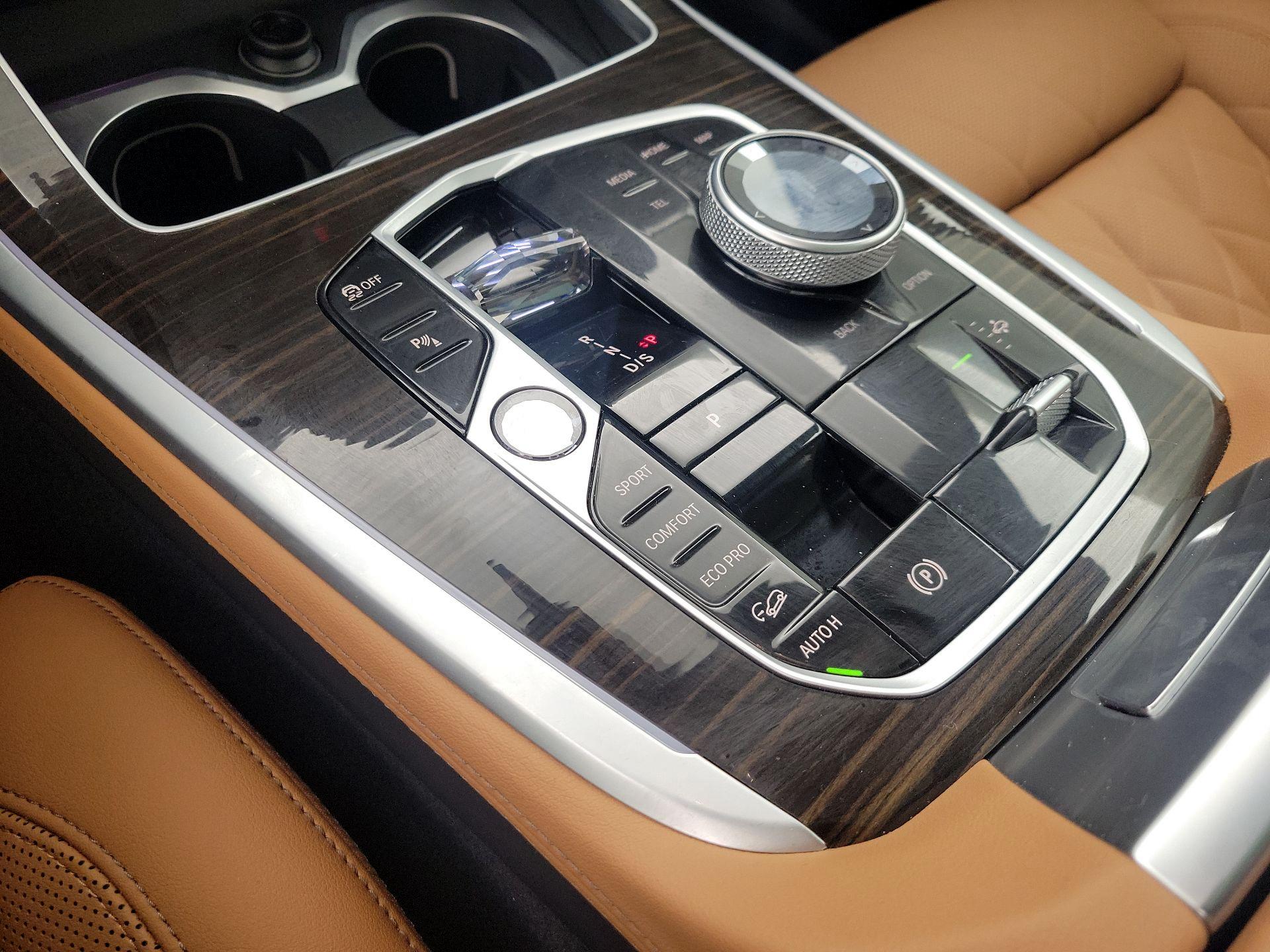 Thumbnail: 2025 BMW X7 - 18