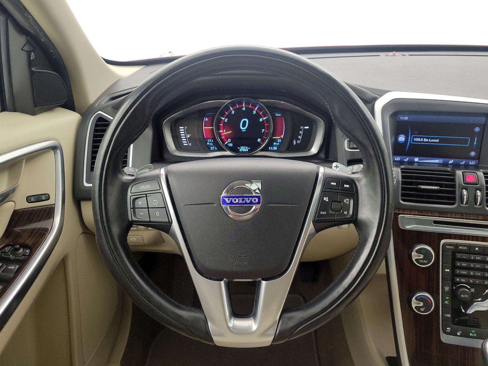 Thumbnail: 2015 Volvo XC60 - 10