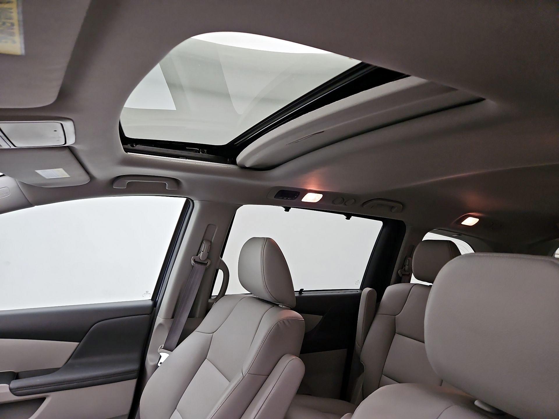 Thumbnail: 2017 Honda Odyssey - 19