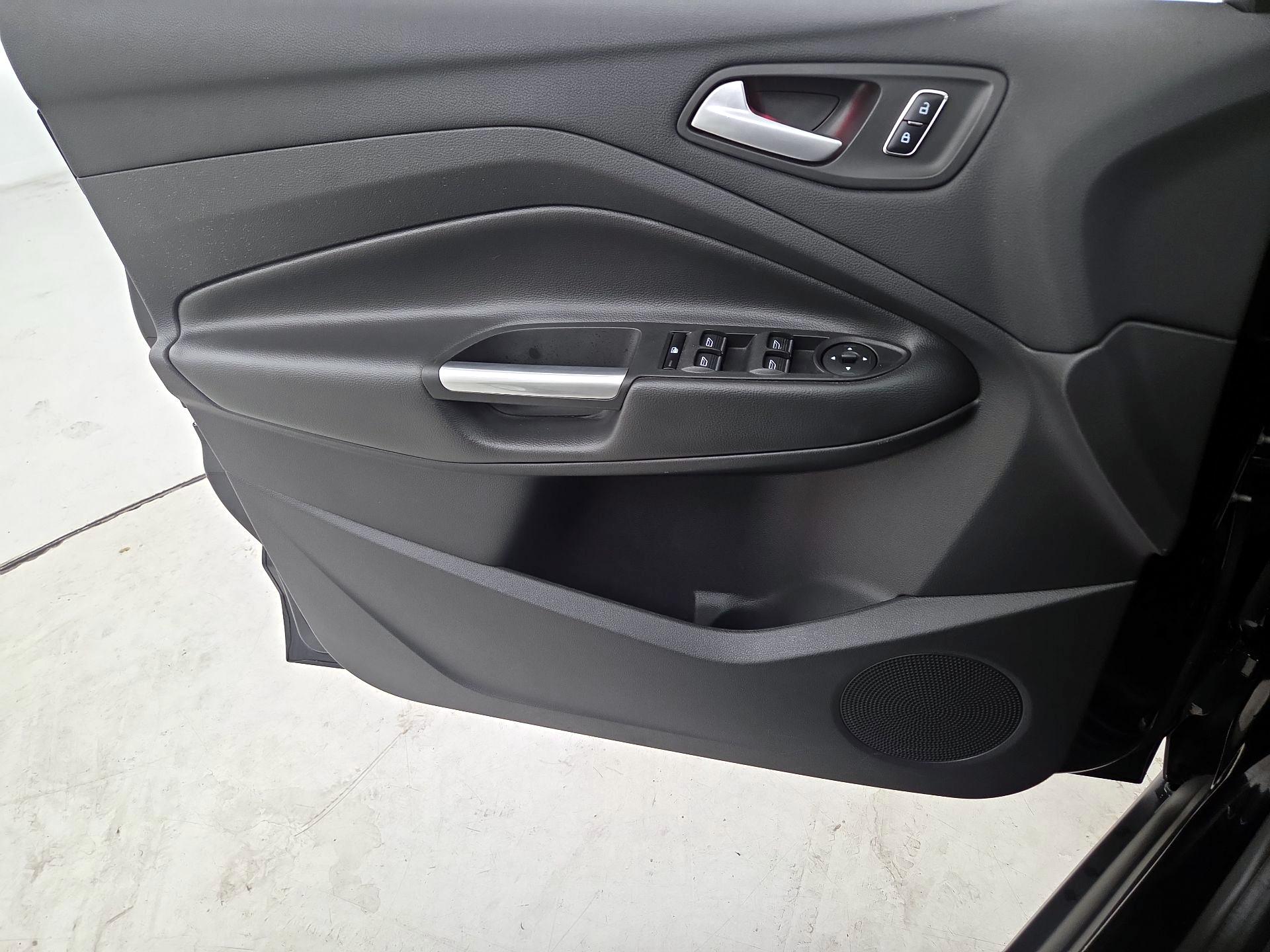 Thumbnail: 2016 Ford C-Max - 12