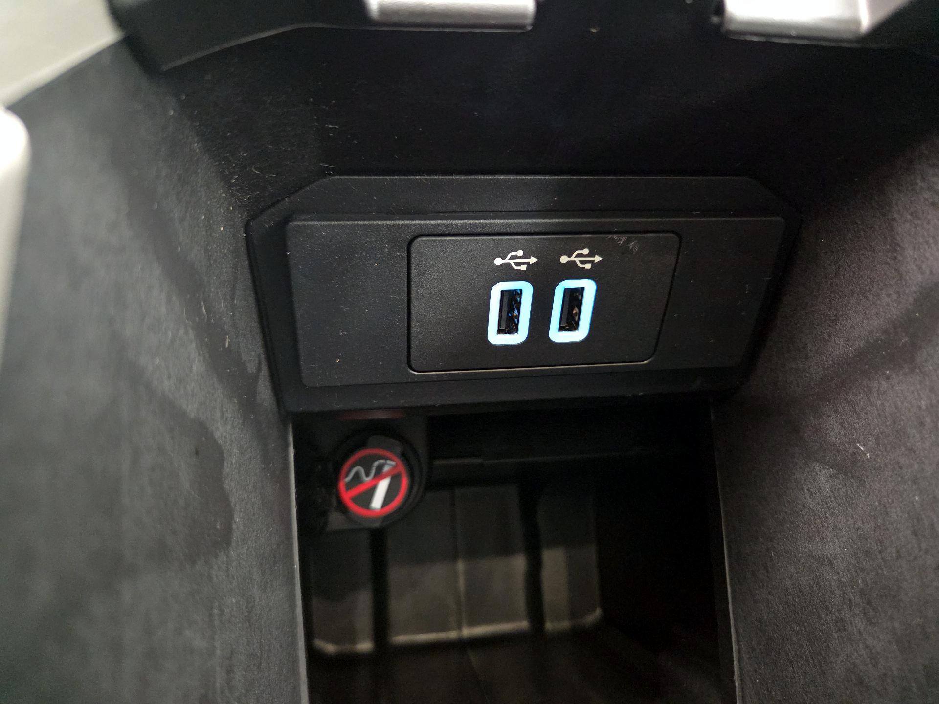 Thumbnail: 2016 Ford C-Max - 18