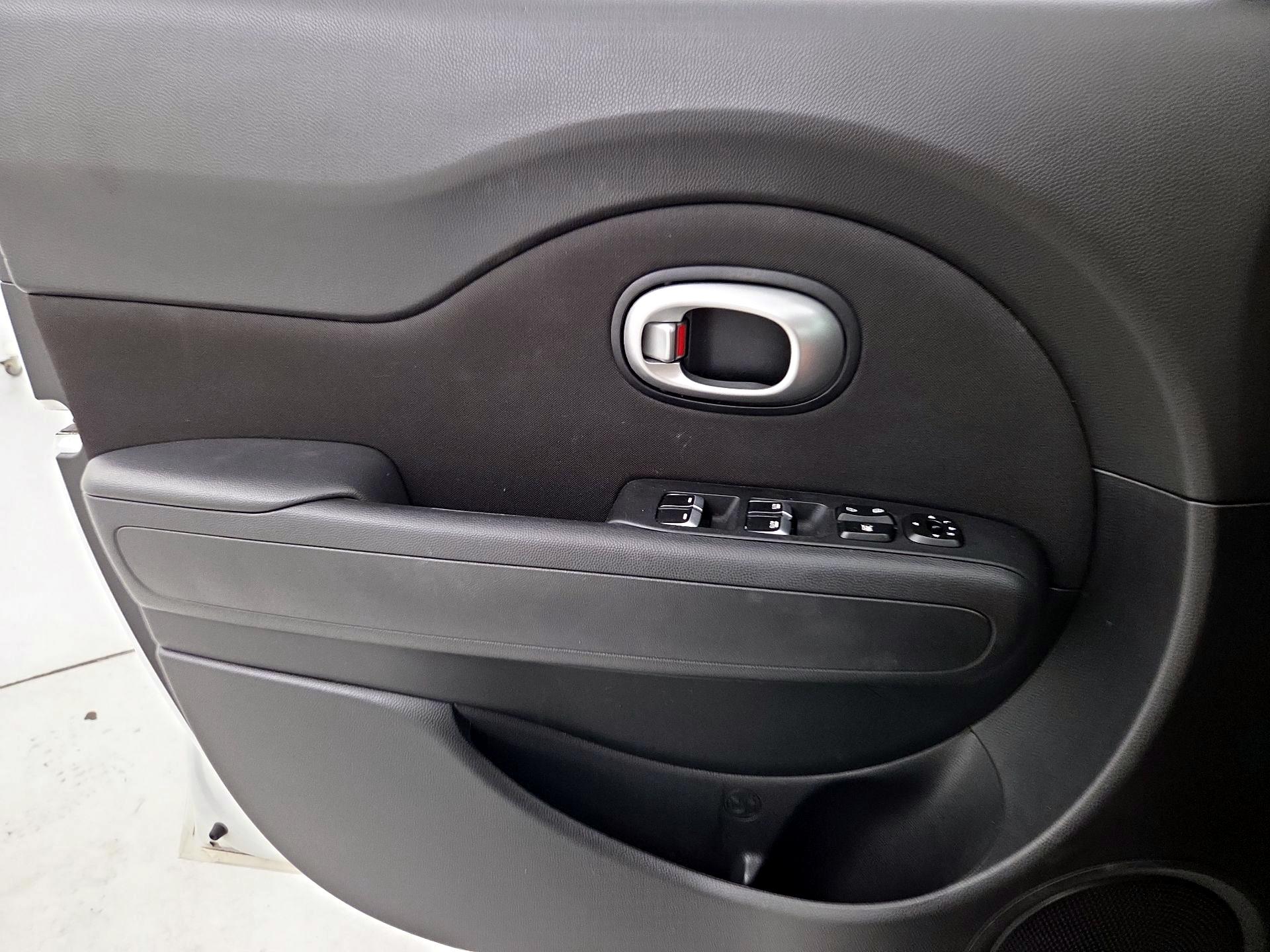 Thumbnail: 2018 Kia Soul - 12