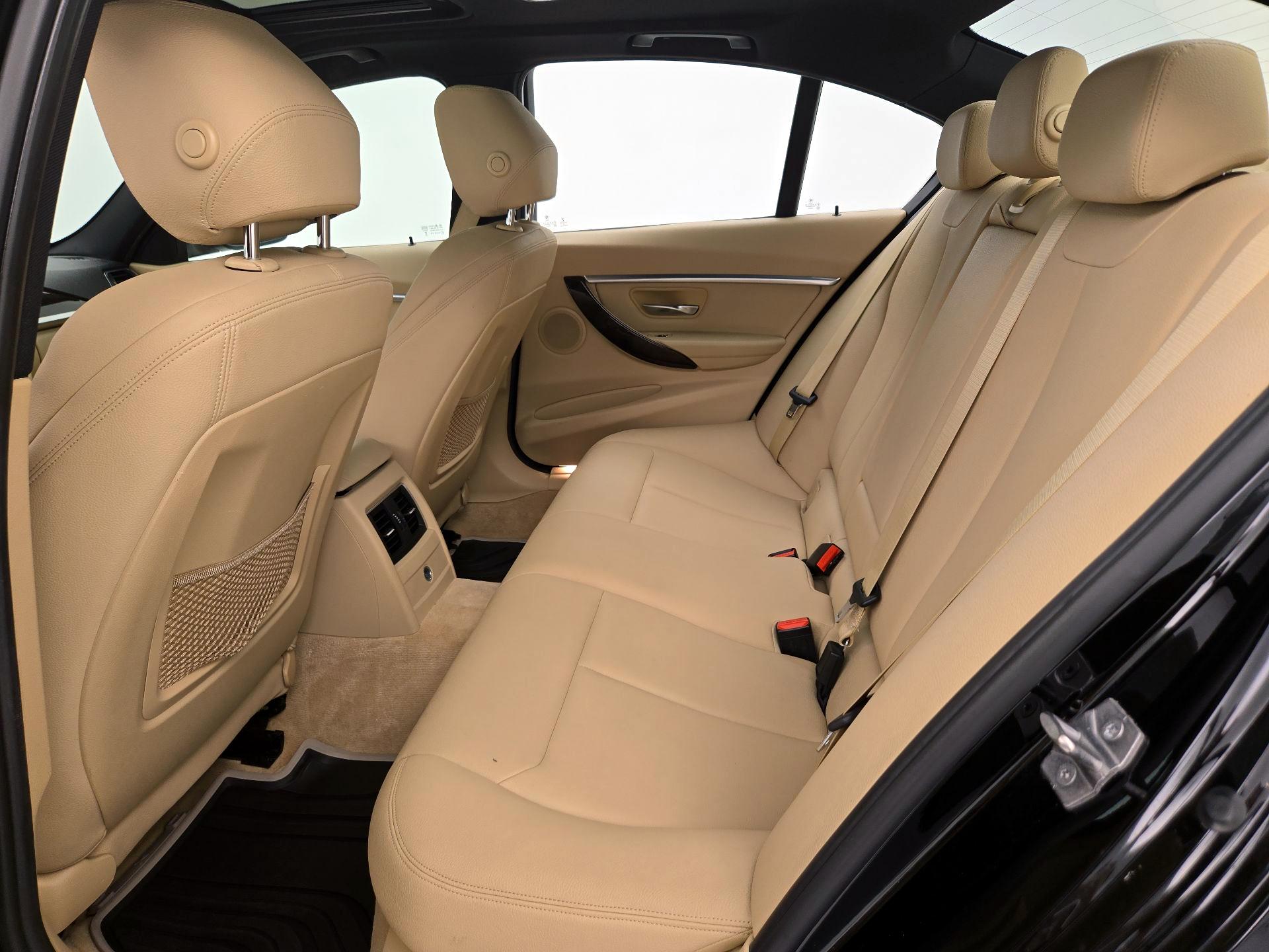 Thumbnail: 2016 BMW 3 Series - 20