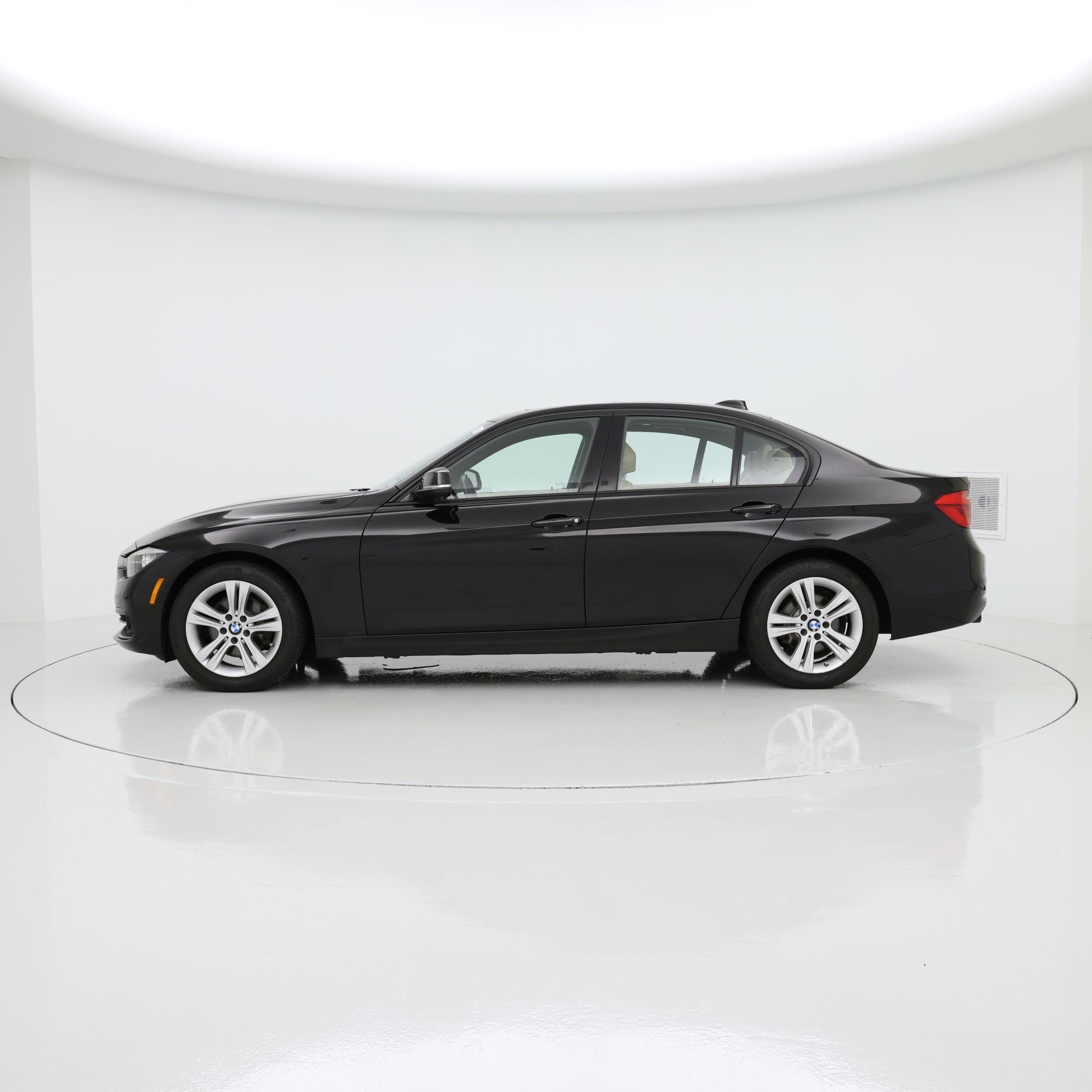 Thumbnail: 2016 BMW 3 Series - 3