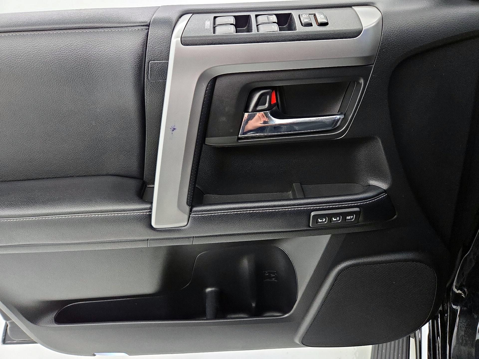 Thumbnail: 2019 Toyota 4Runner - 12