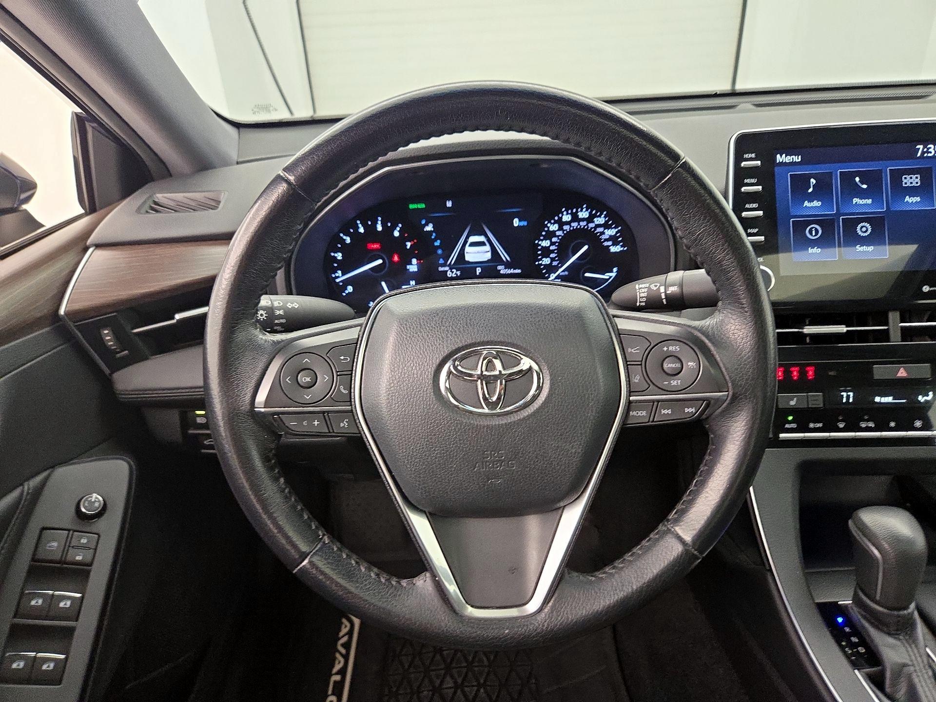 Thumbnail: 2019 Toyota Avalon - 10
