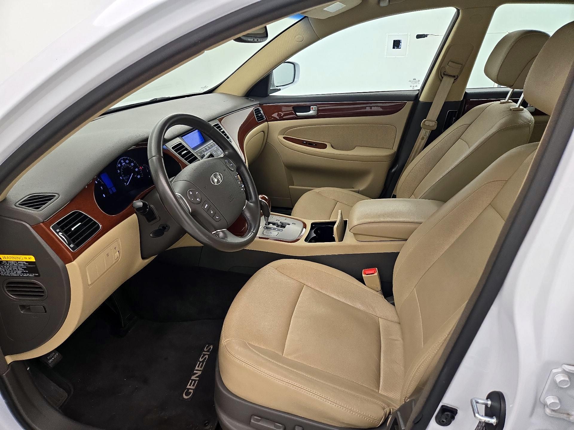 Thumbnail: 2014 Hyundai Genesis - 11