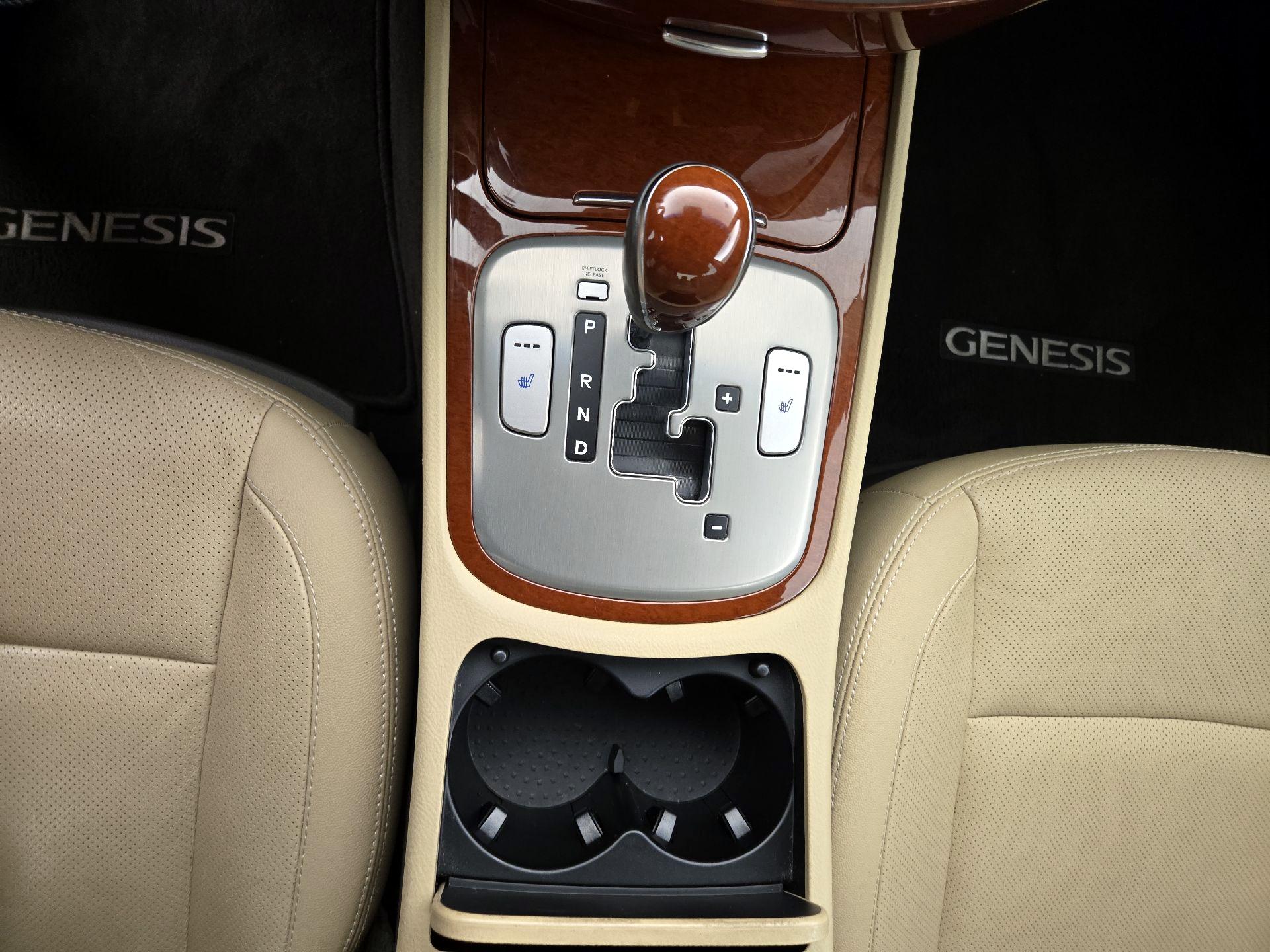 Thumbnail: 2014 Hyundai Genesis - 16