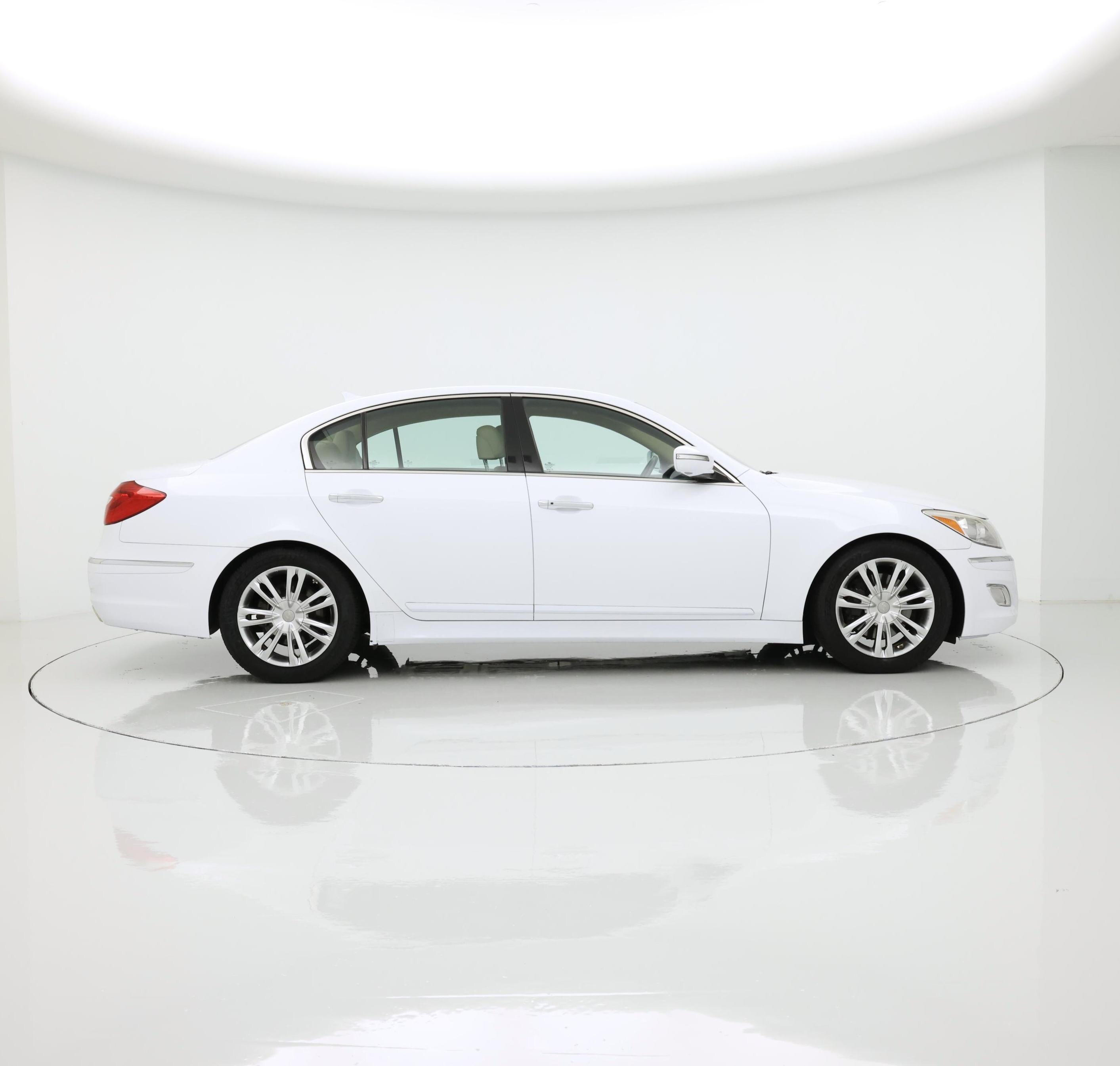 Thumbnail: 2014 Hyundai Genesis - 7