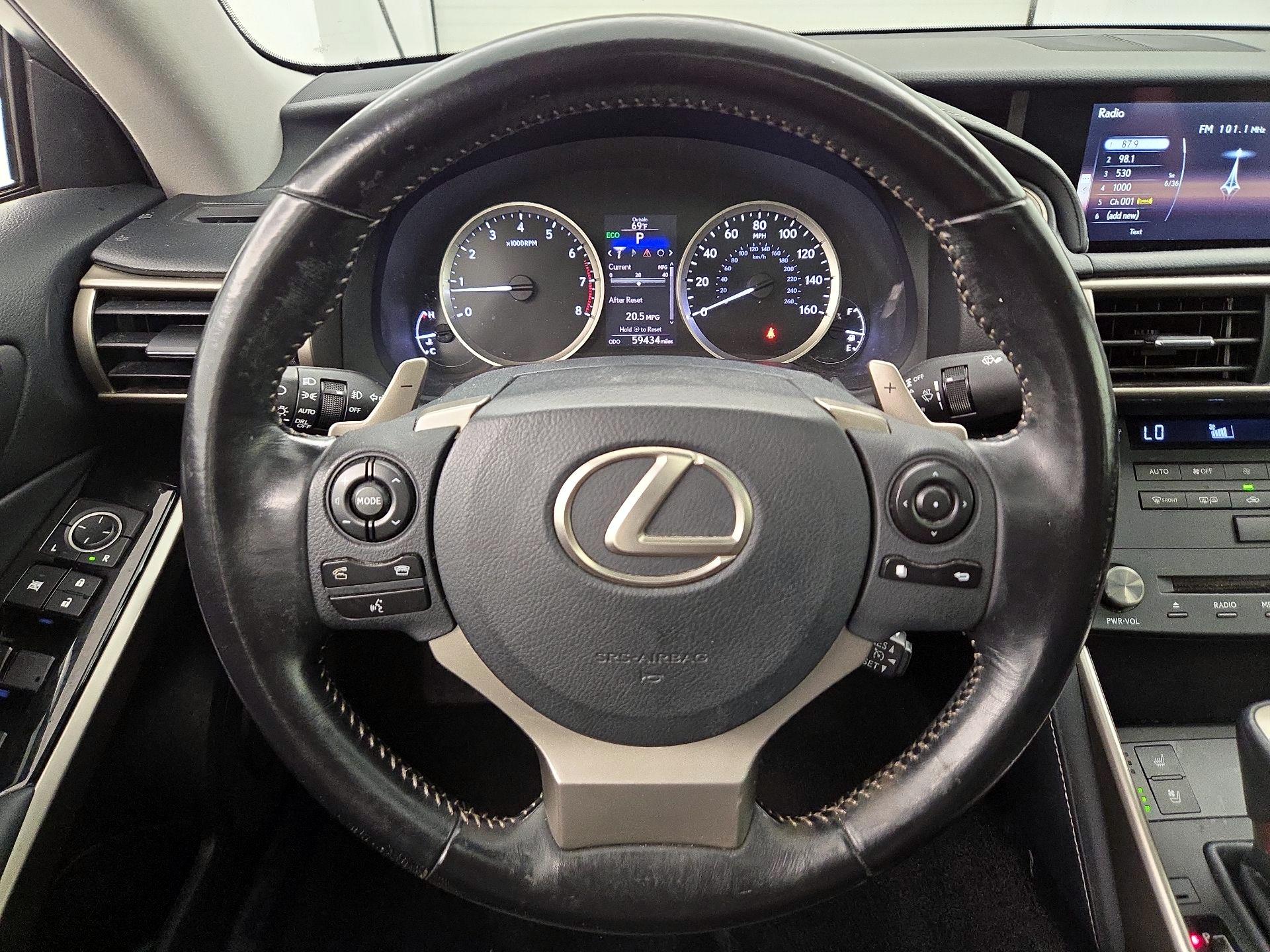 Thumbnail: 2016 Lexus IS - 10