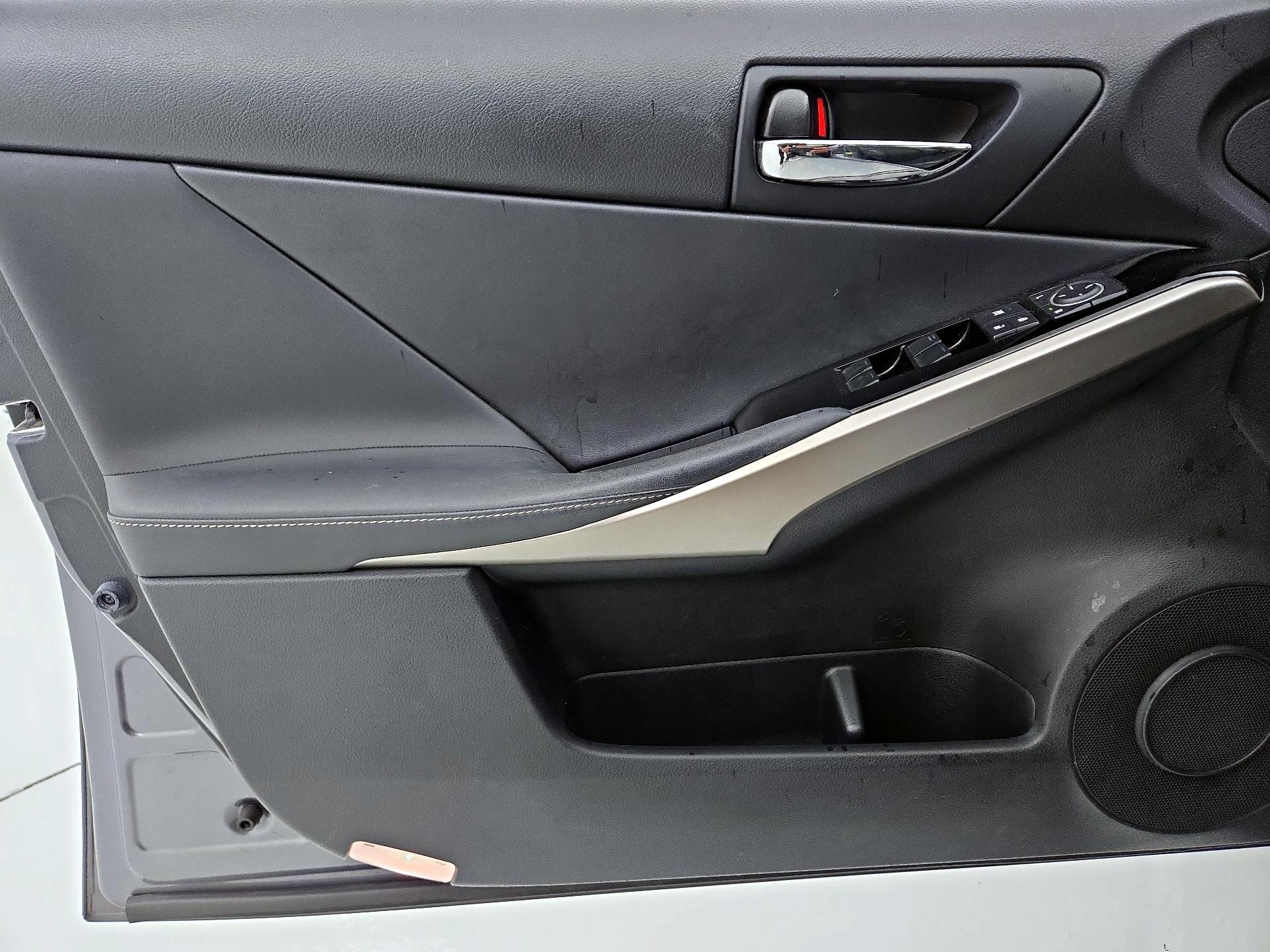 Thumbnail: 2016 Lexus IS - 12
