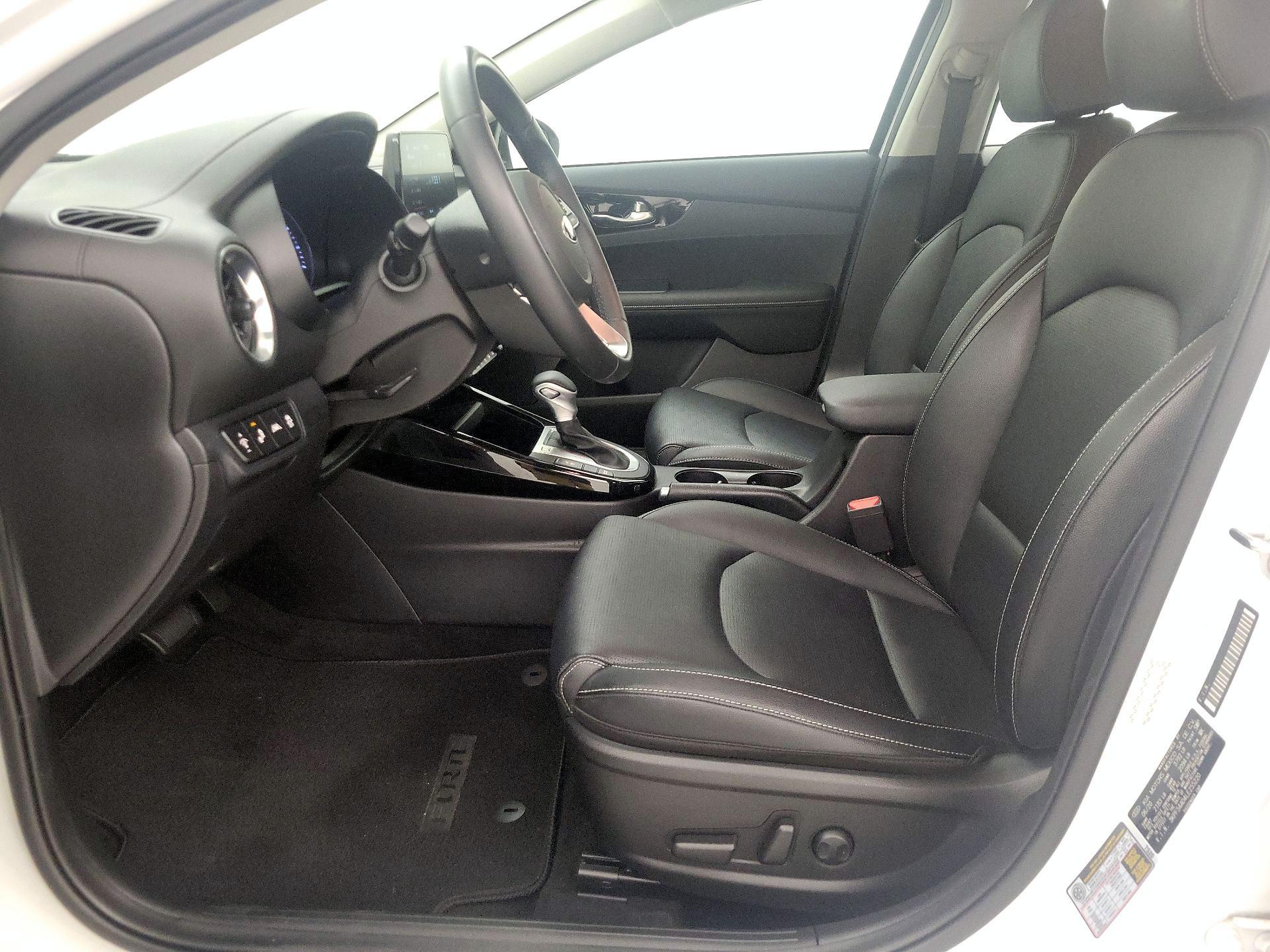 Thumbnail: 2020 Kia Forte - 11
