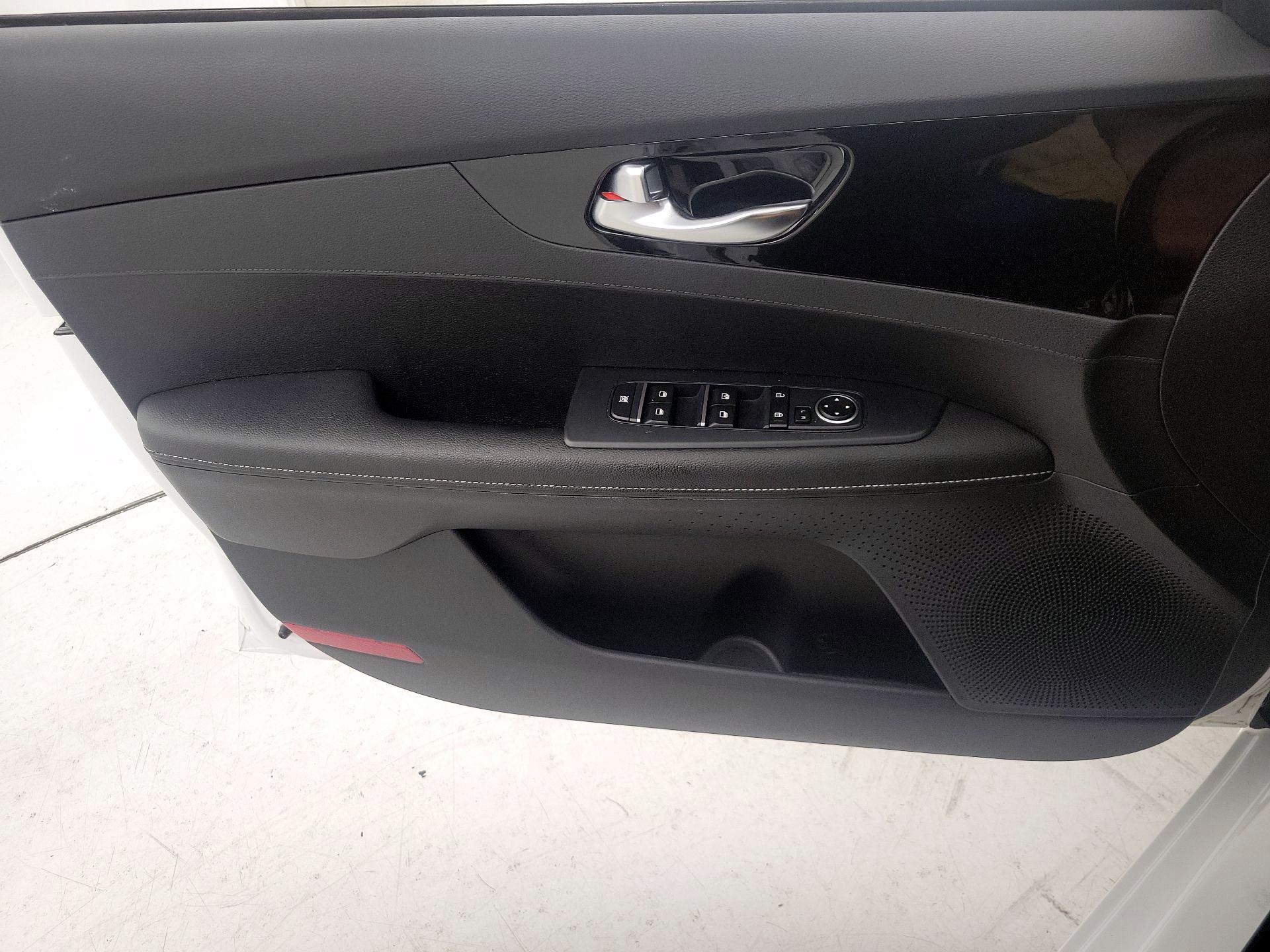 Thumbnail: 2020 Kia Forte - 12