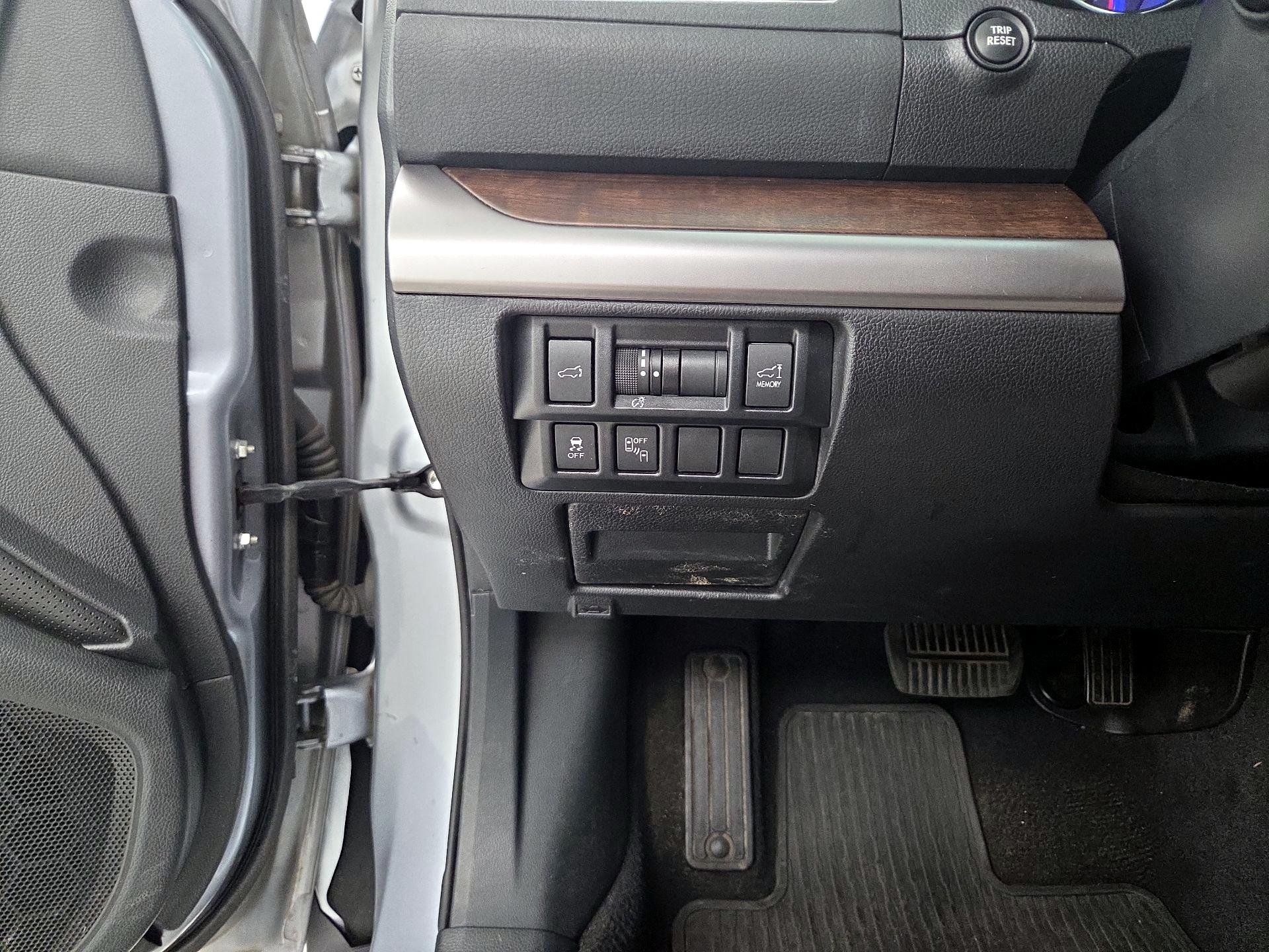 Thumbnail: 2015 Subaru Outback - 13
