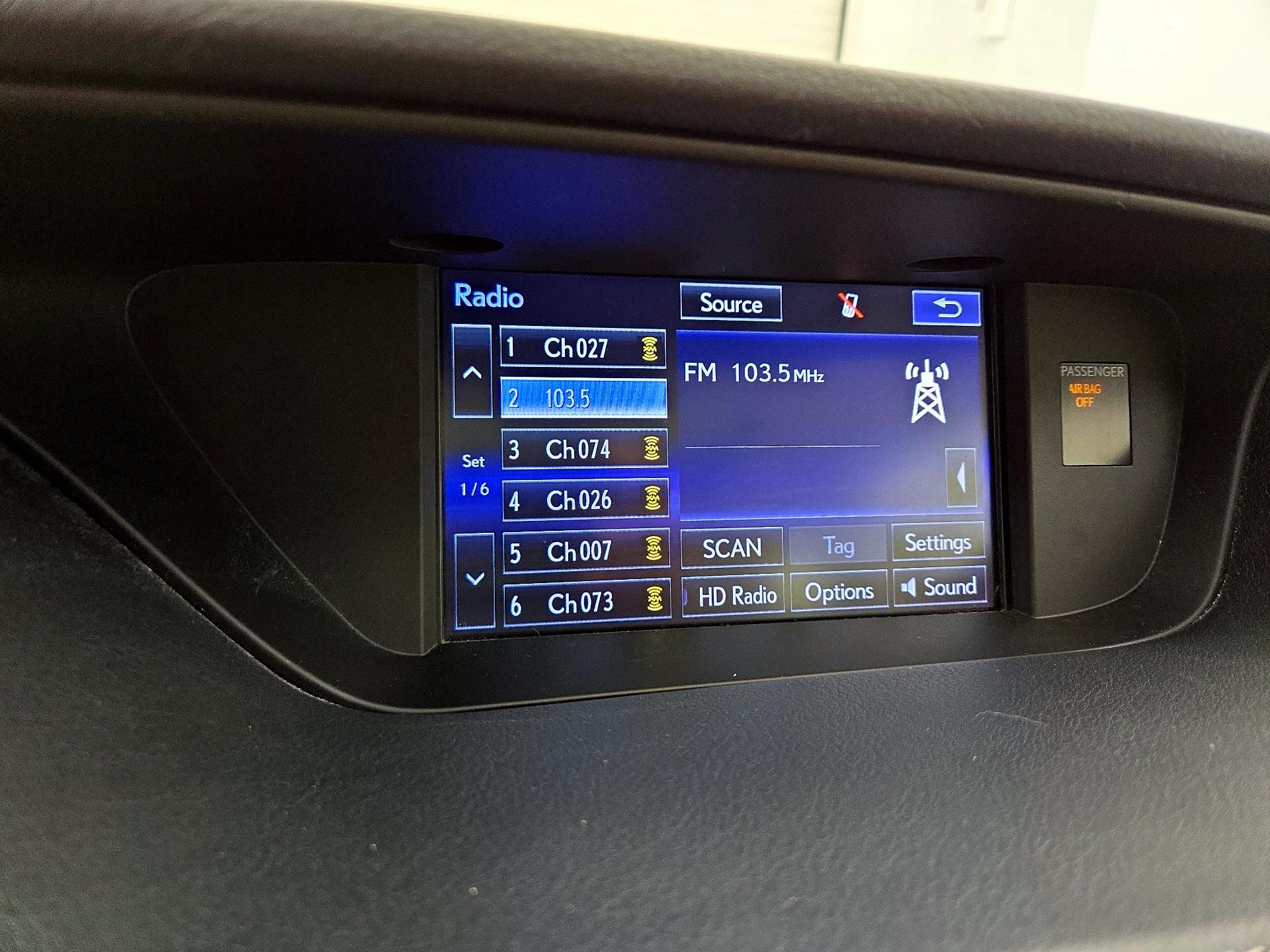 Thumbnail: 2015 Lexus ES - 16
