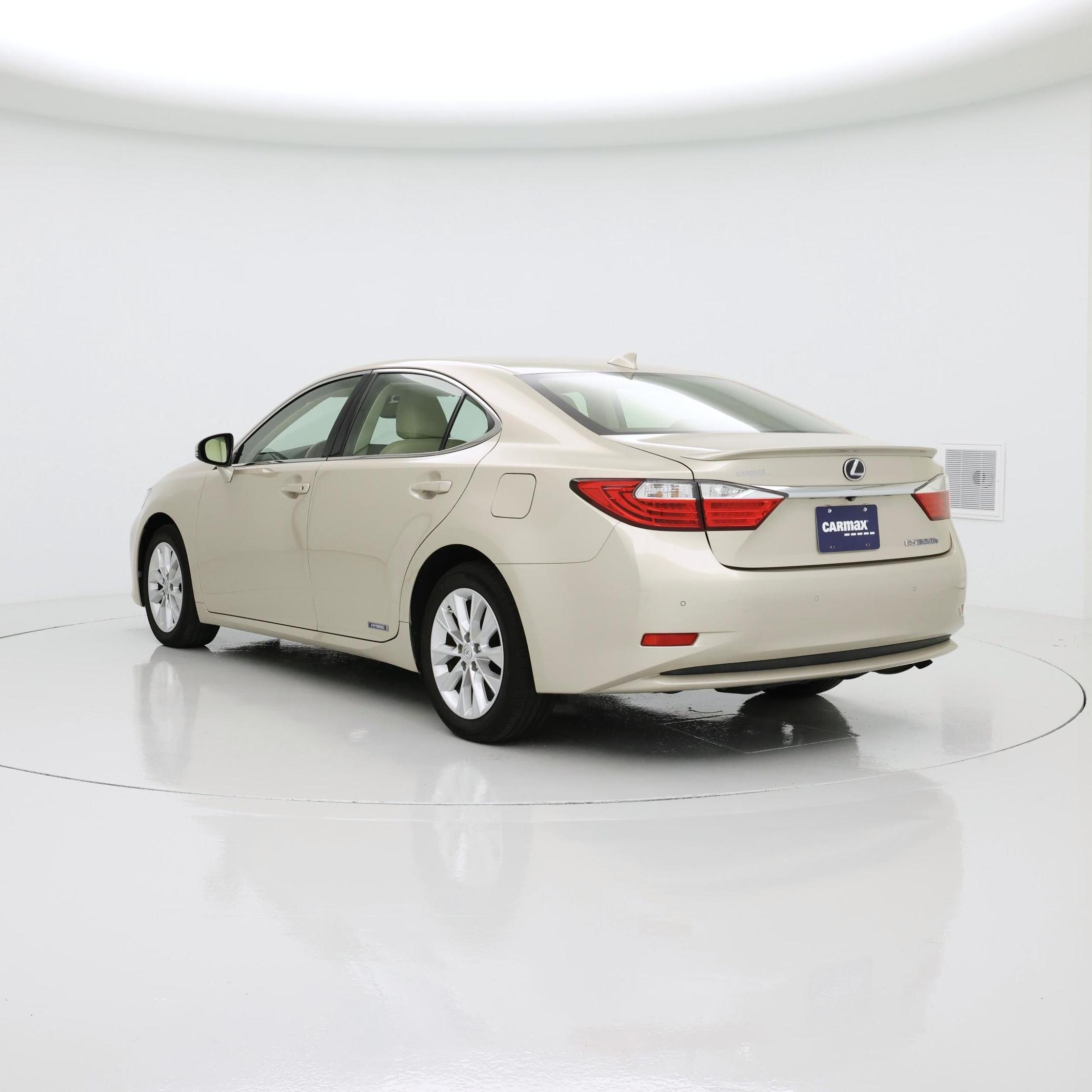 Thumbnail: 2015 Lexus ES - 2