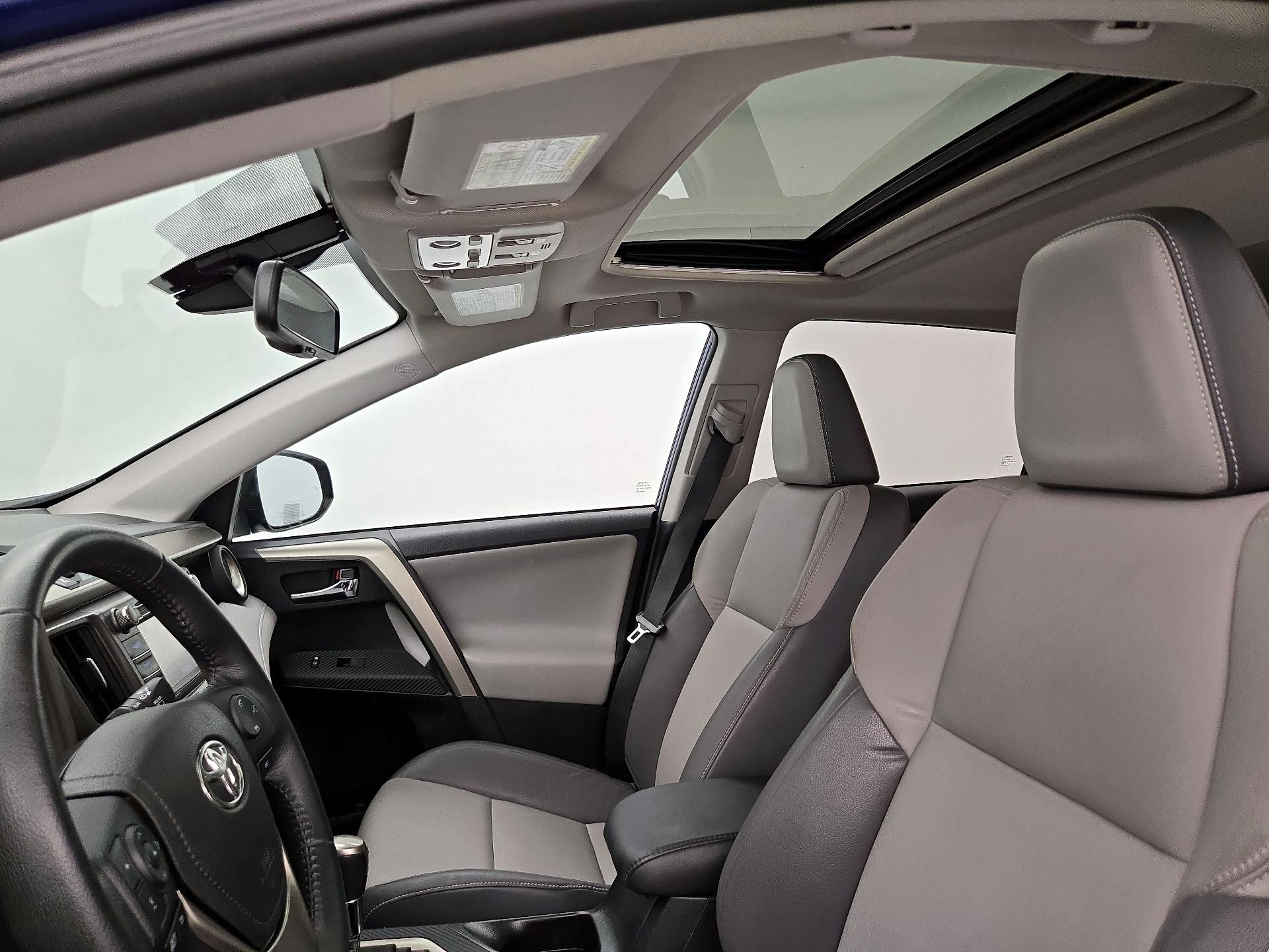 Thumbnail: 2015 Toyota RAV4 - 19