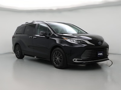 Black 2022 Toyota Sienna Hybrid Limited