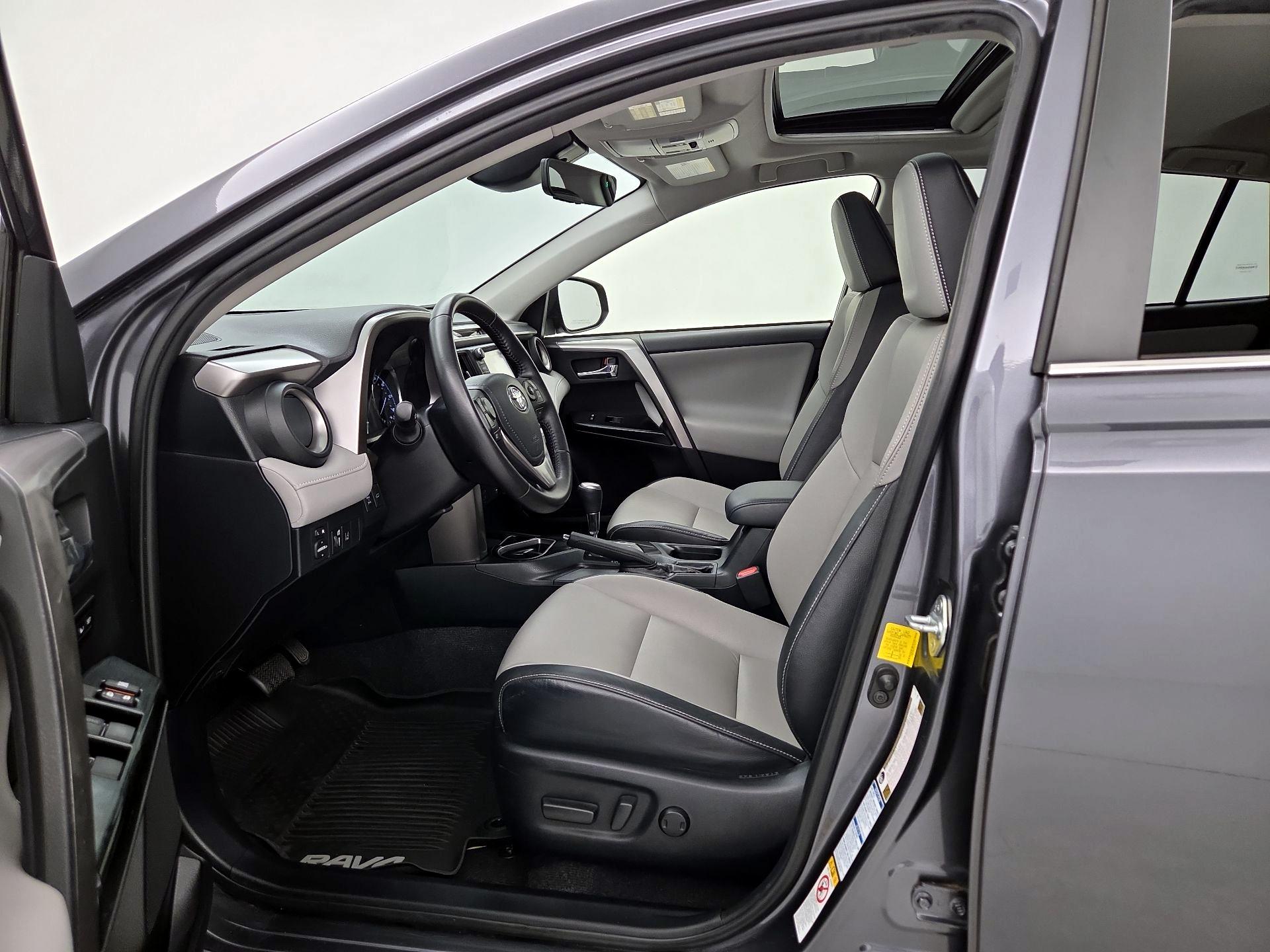 Thumbnail: 2016 Toyota RAV4 - 11