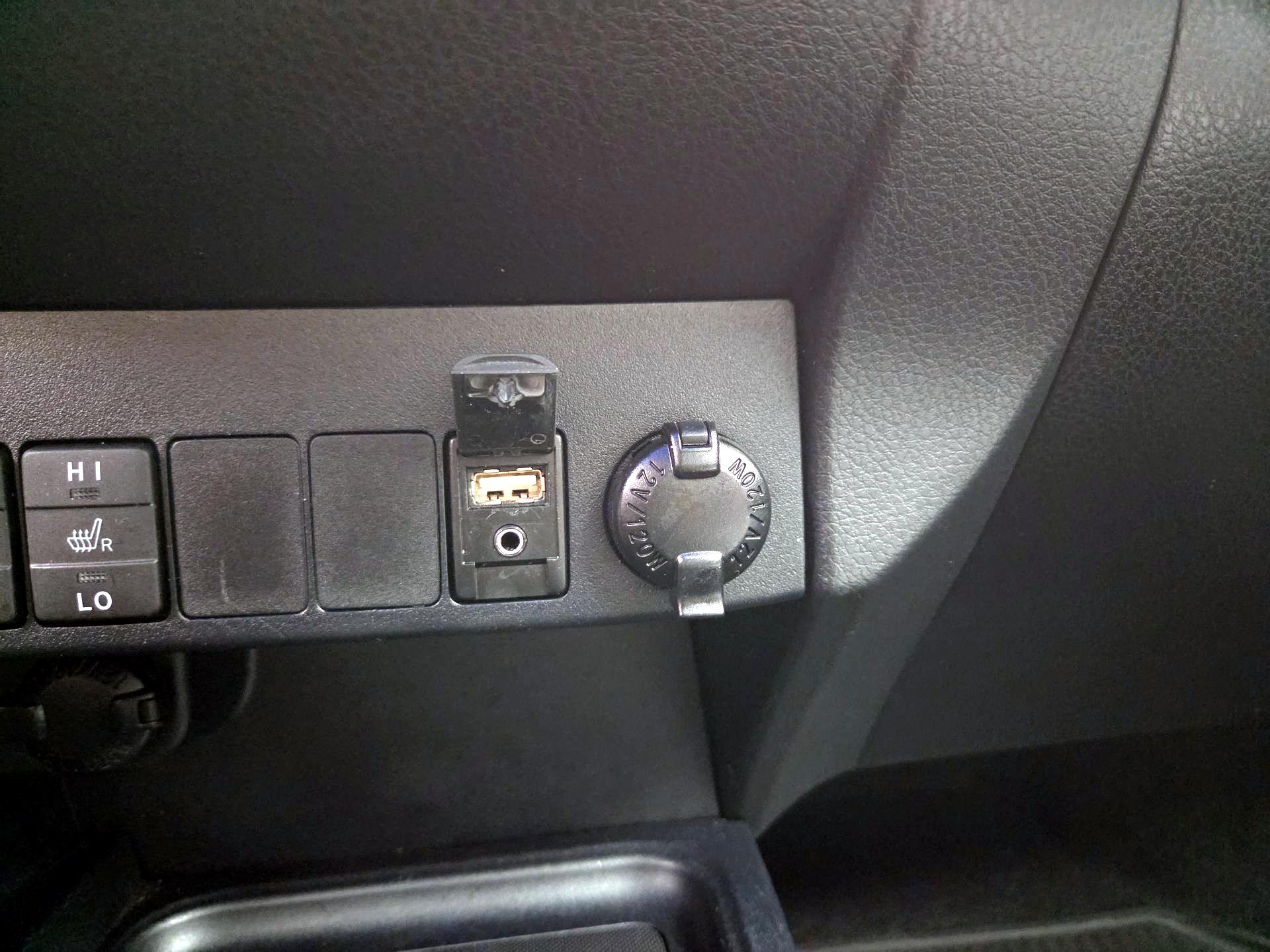 Thumbnail: 2016 Toyota RAV4 - 19