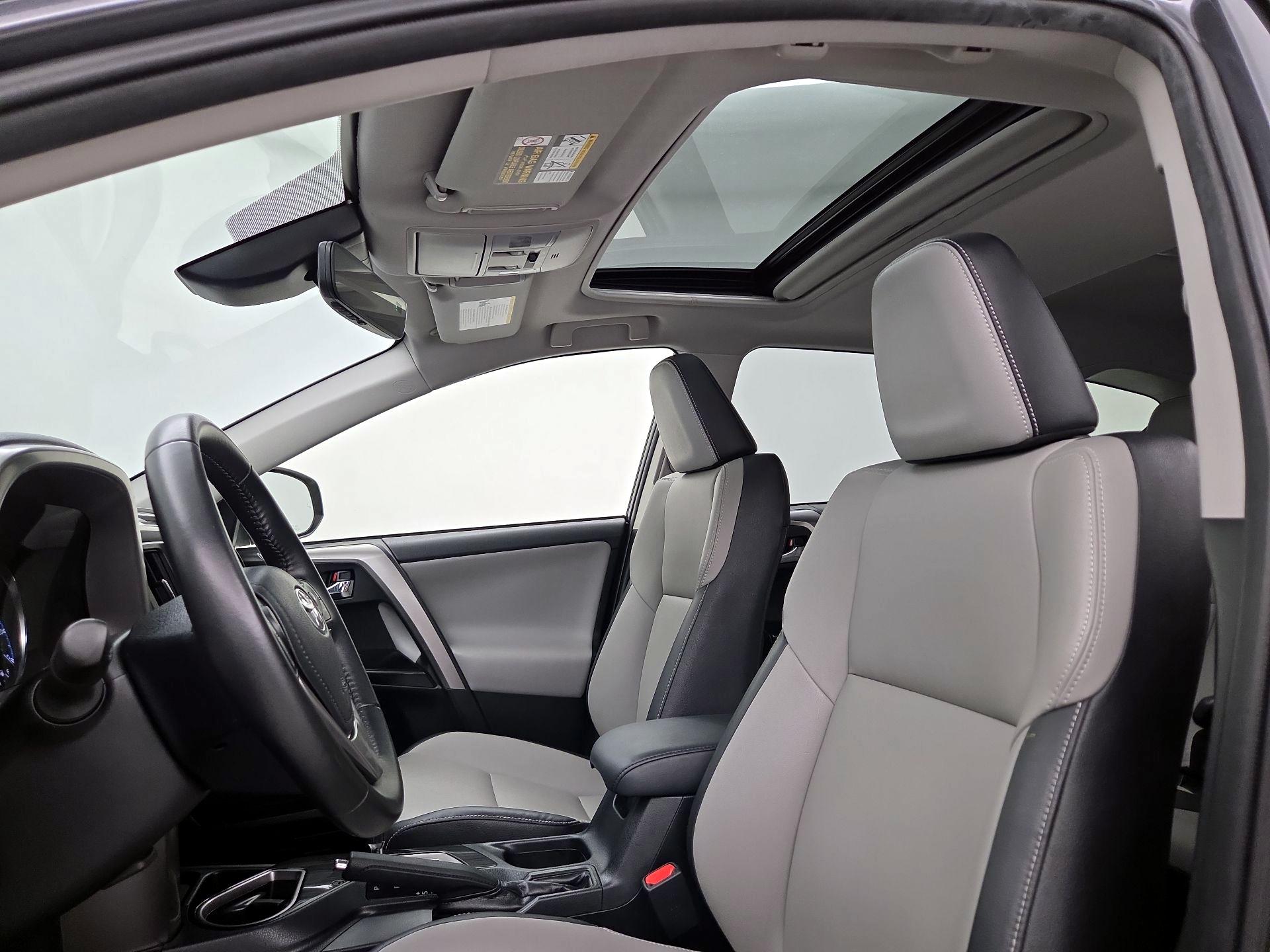 Thumbnail: 2016 Toyota RAV4 - 20