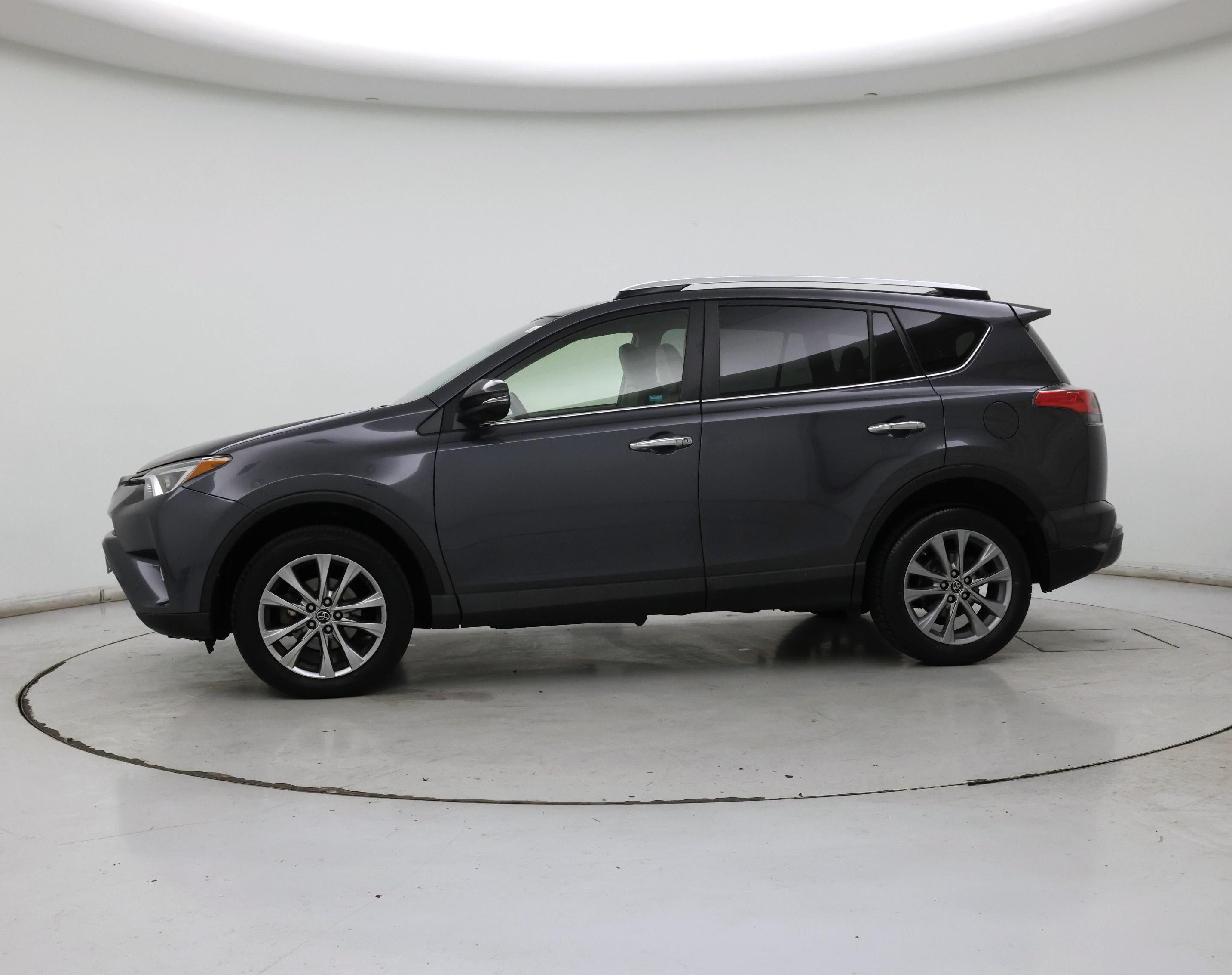 Thumbnail: 2016 Toyota RAV4 - 3