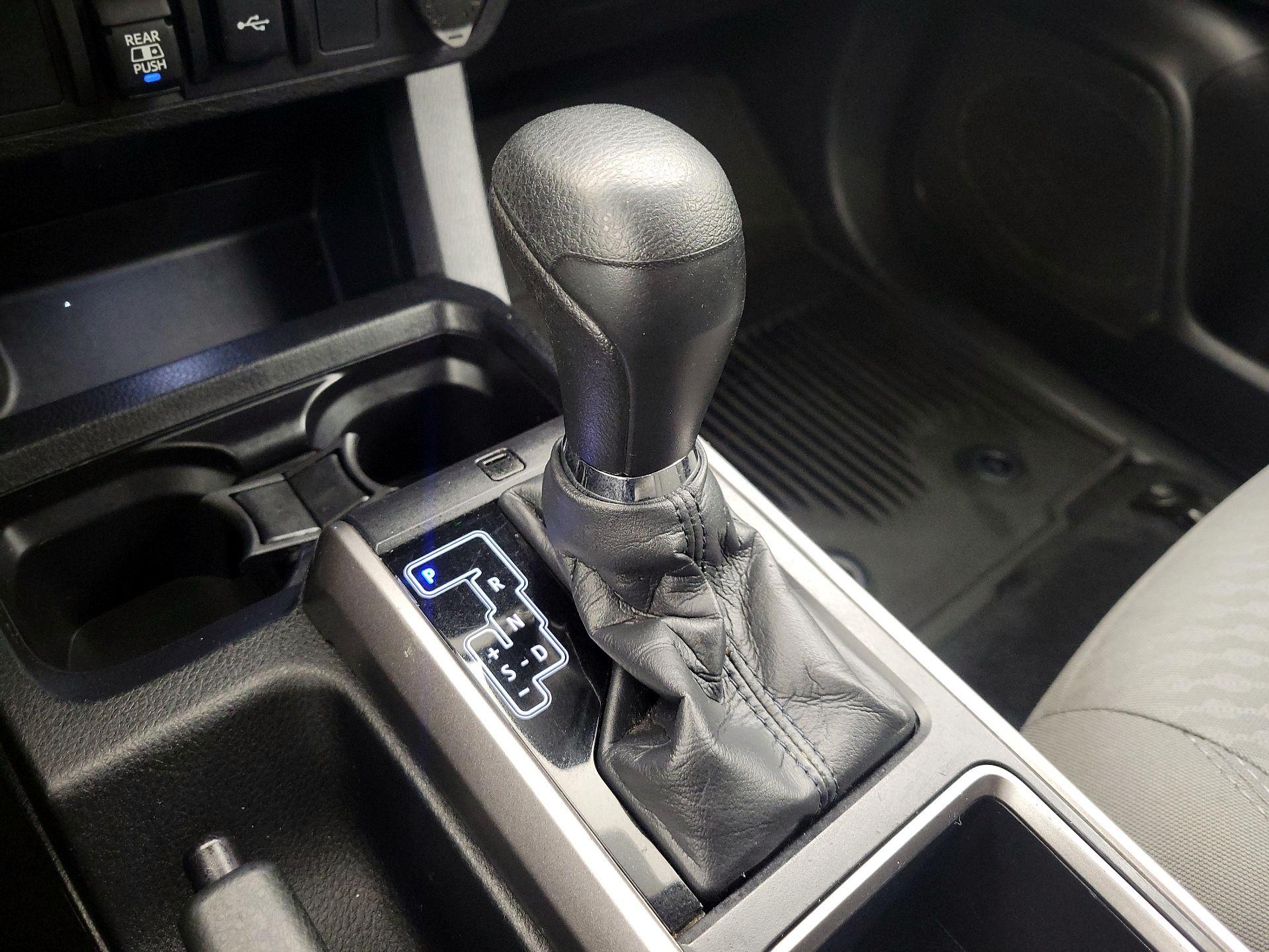 Thumbnail: 2022 Toyota Tacoma - 17