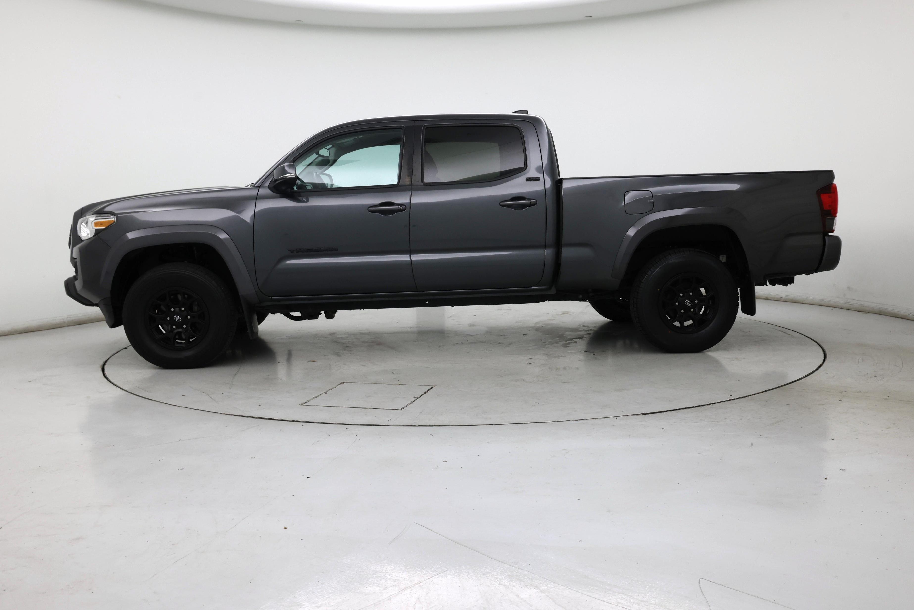 Thumbnail: 2022 Toyota Tacoma - 3