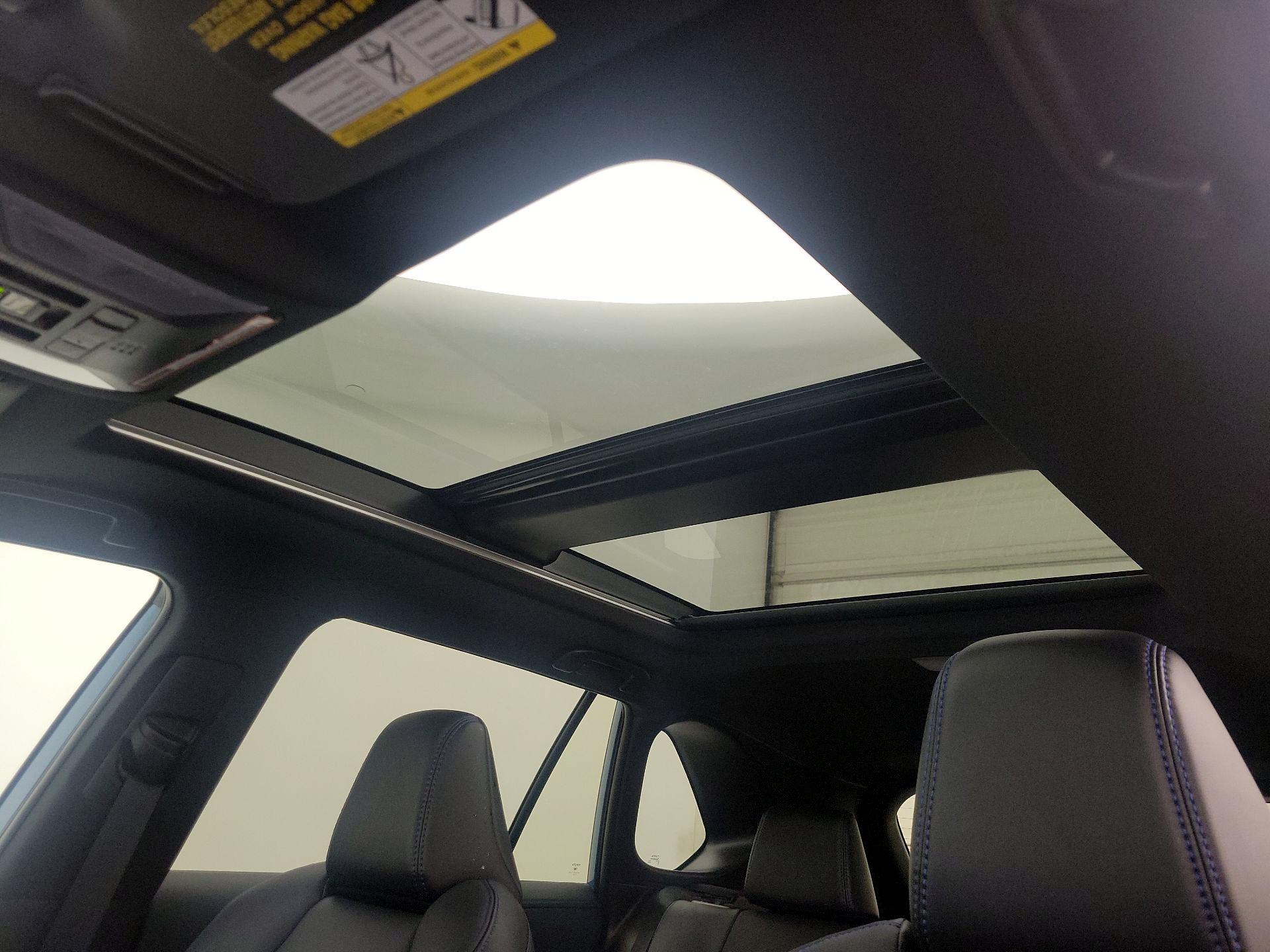 Thumbnail: 2022 Toyota RAV4 - 20