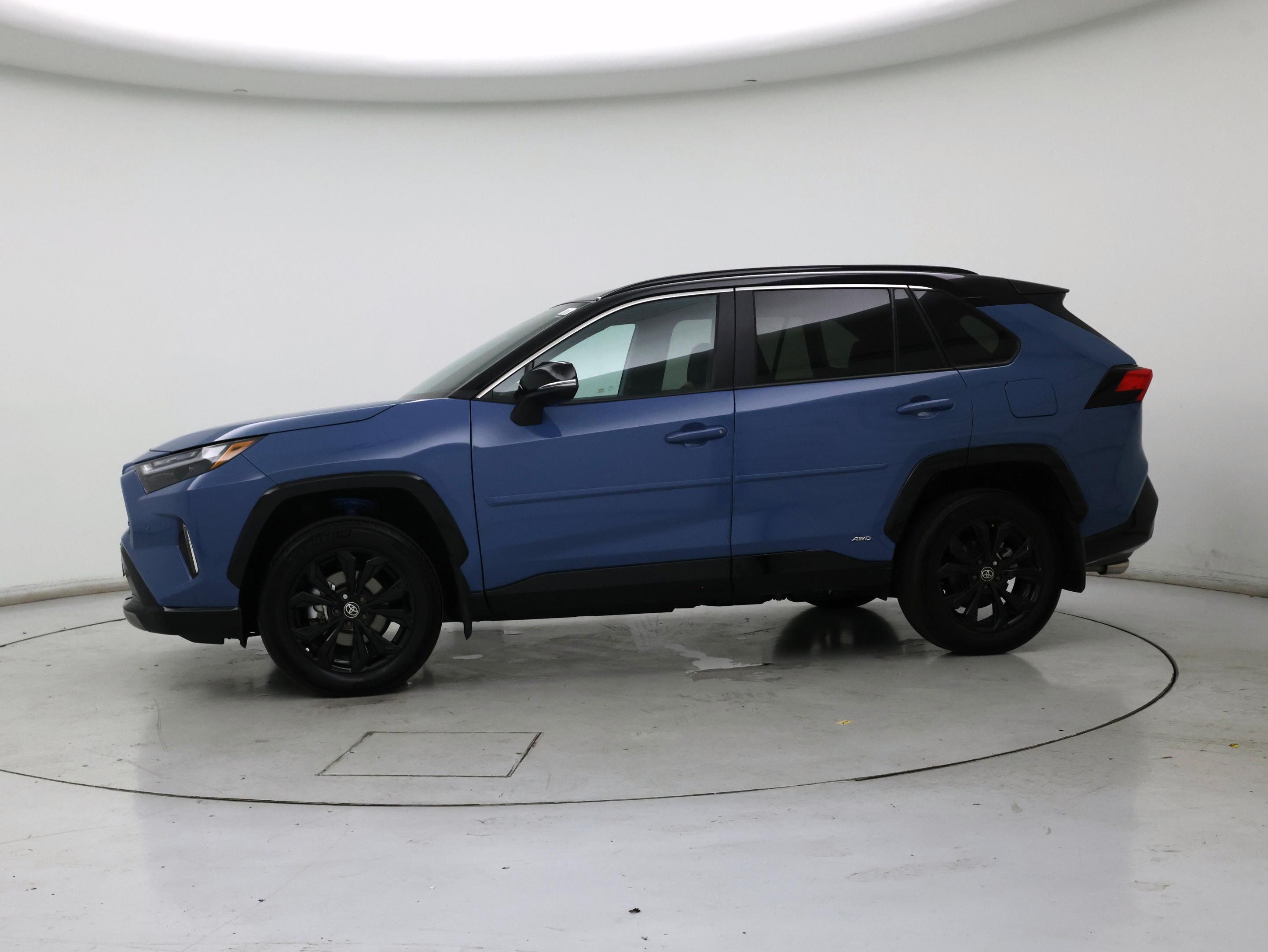 Thumbnail: 2022 Toyota RAV4 - 3