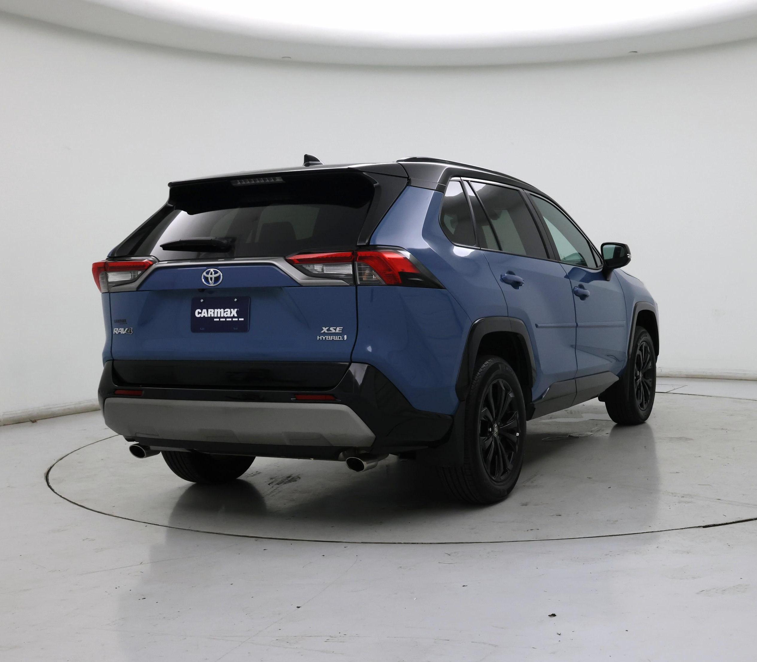 Thumbnail: 2022 Toyota RAV4 - 8