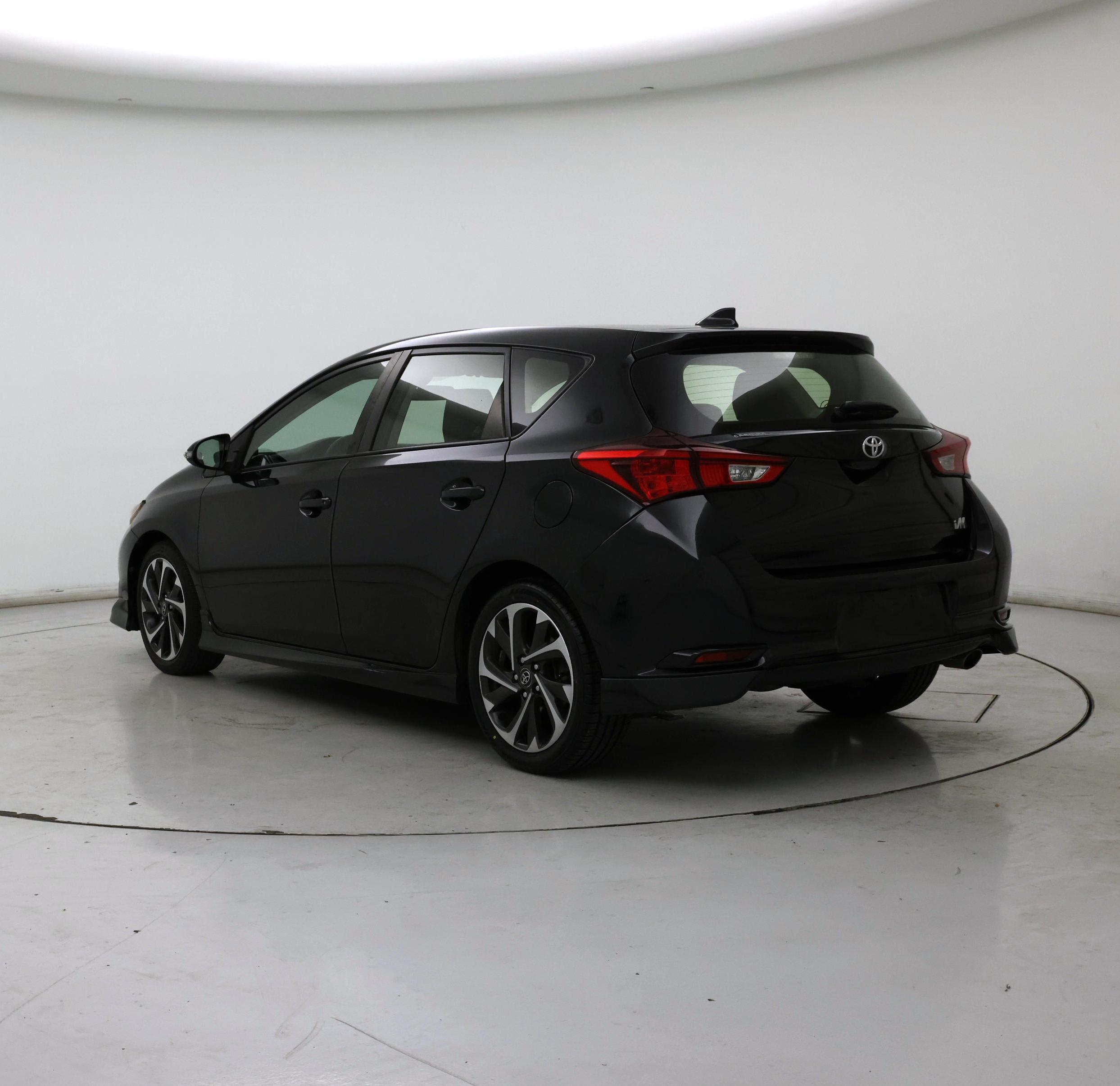 Thumbnail: 2017 Toyota Corolla iM - 2