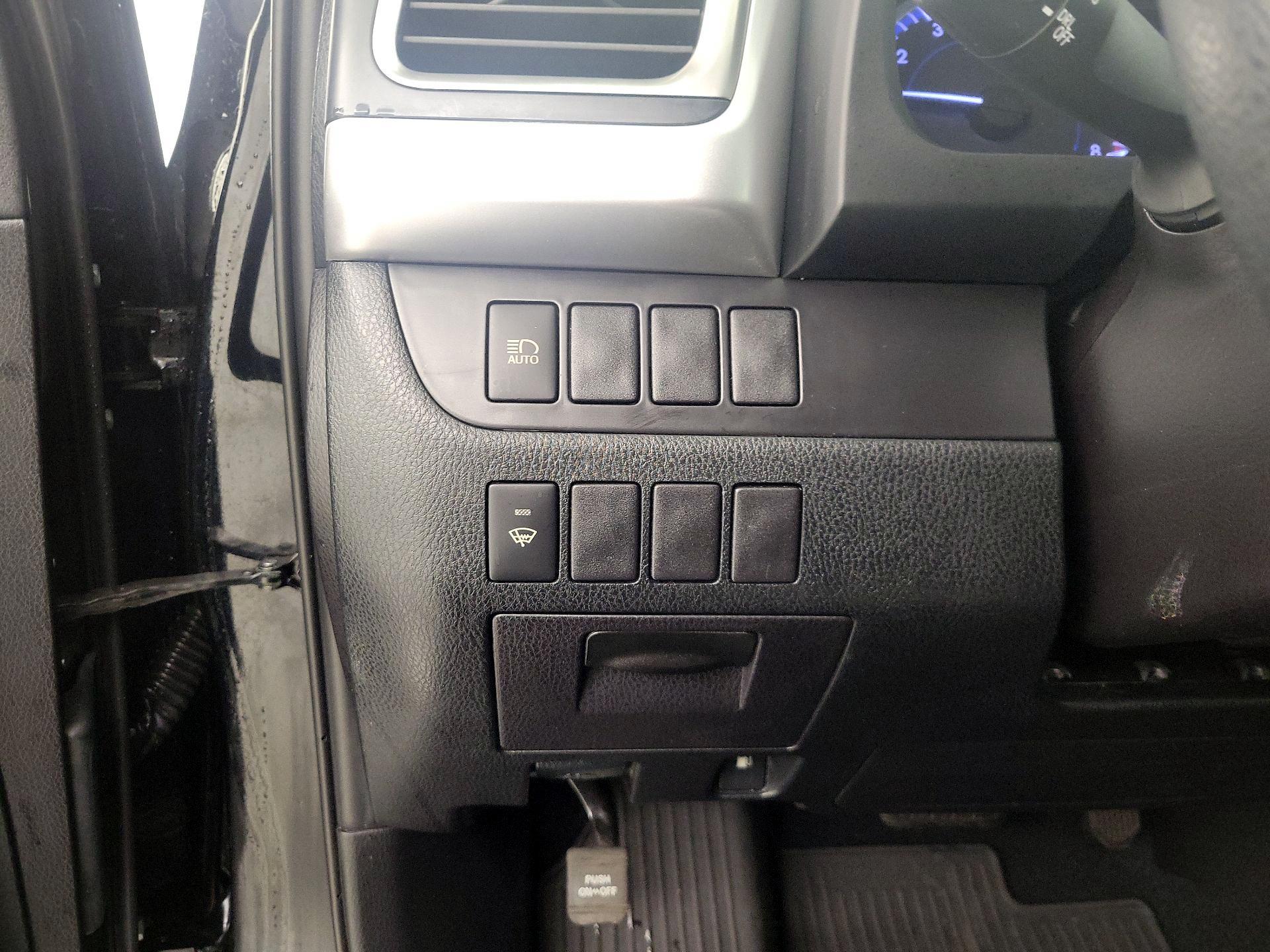 Thumbnail: 2019 Toyota Highlander - 13