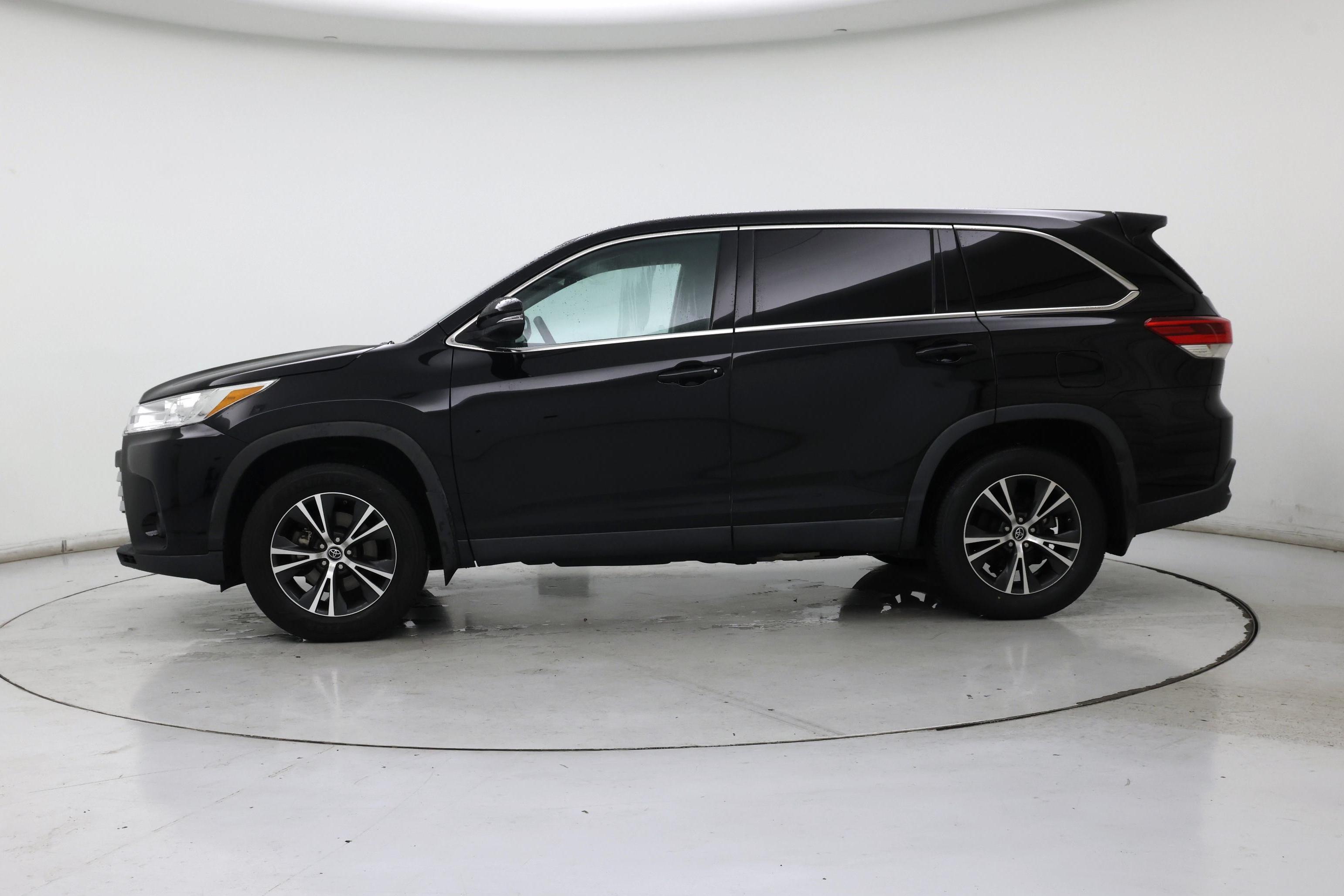 Thumbnail: 2019 Toyota Highlander - 3