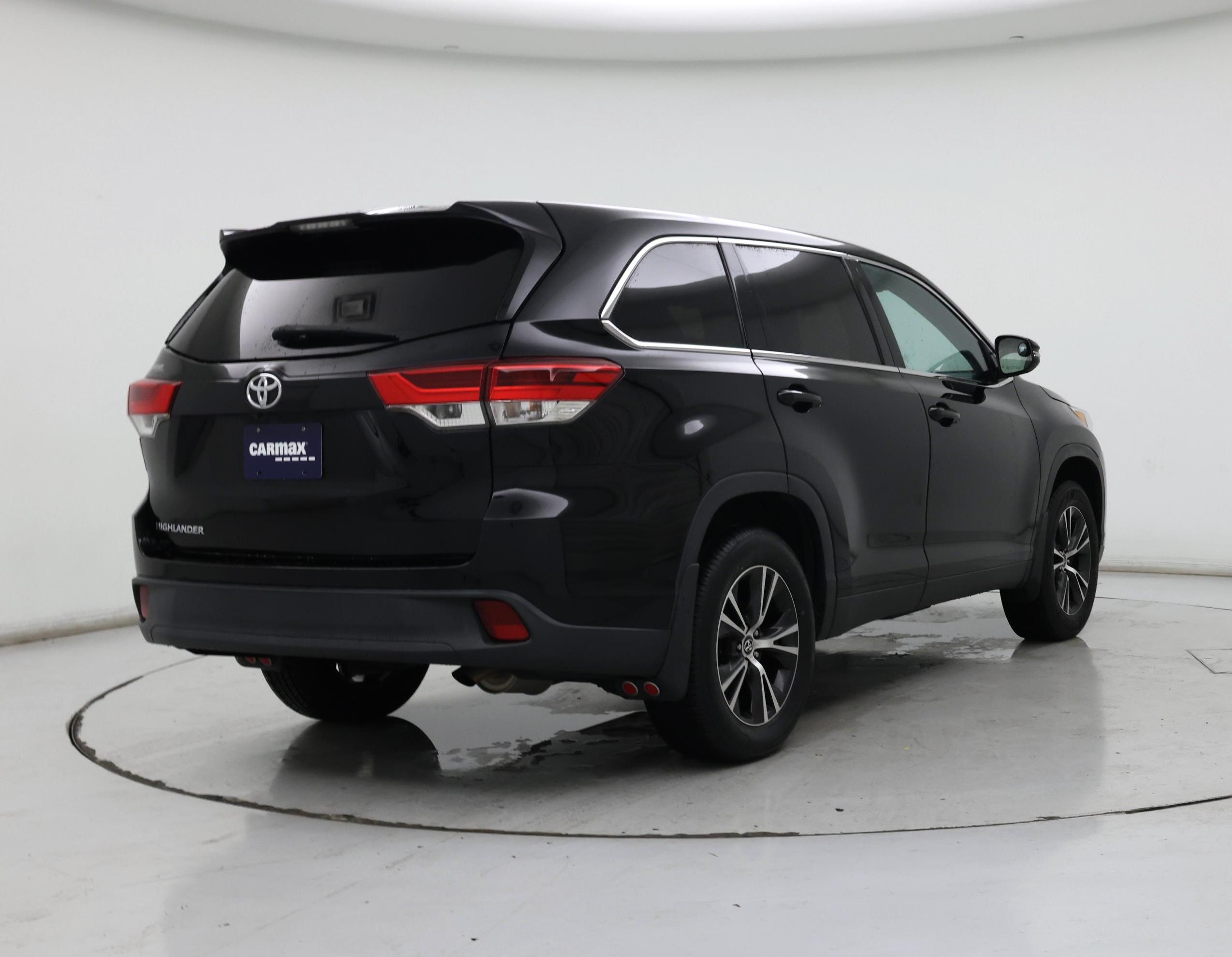 Thumbnail: 2019 Toyota Highlander - 8