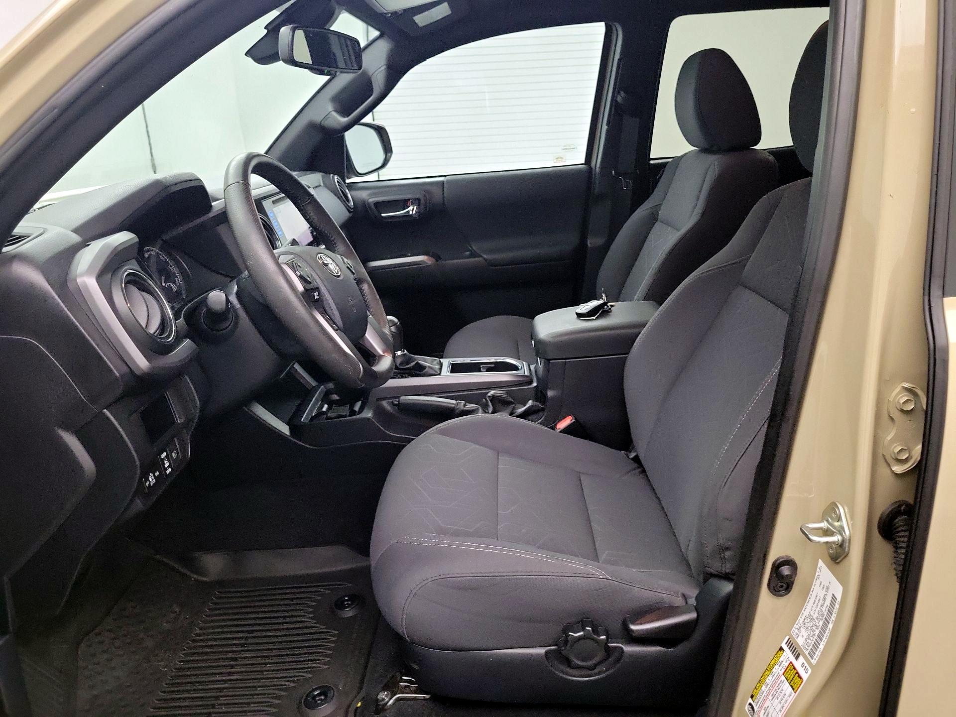 Thumbnail: 2019 Toyota Tacoma - 11