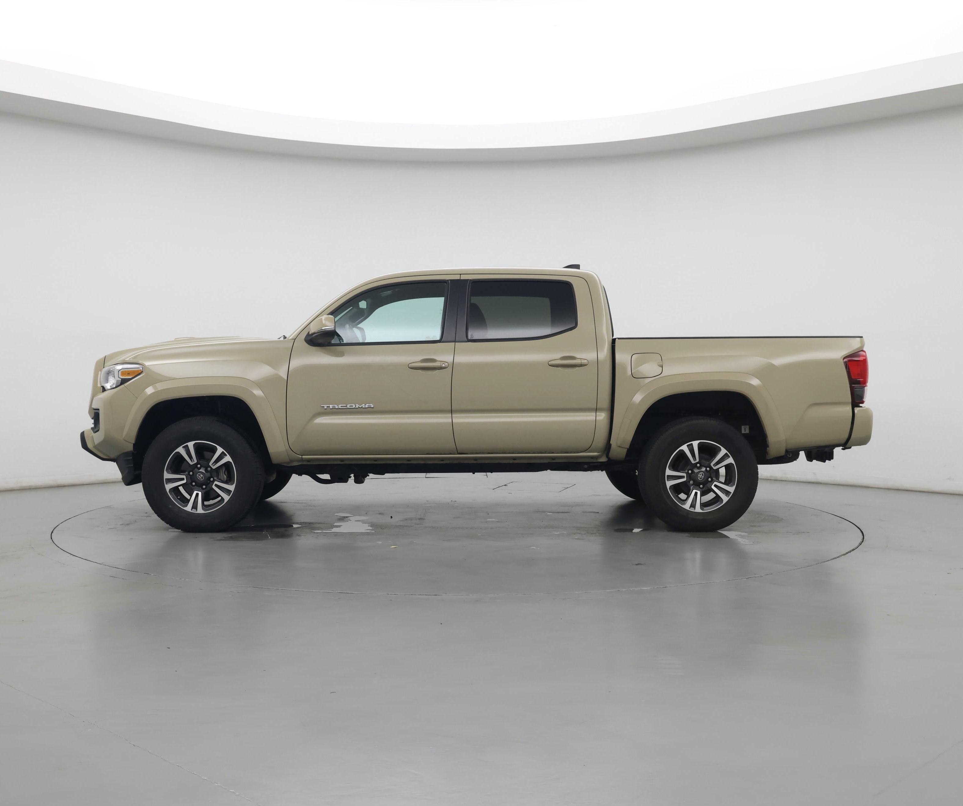 Thumbnail: 2019 Toyota Tacoma - 3