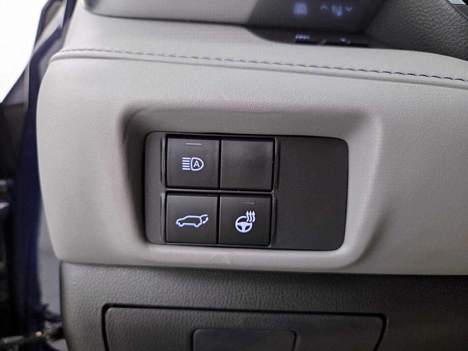 Thumbnail: 2020 Toyota Highlander - 13
