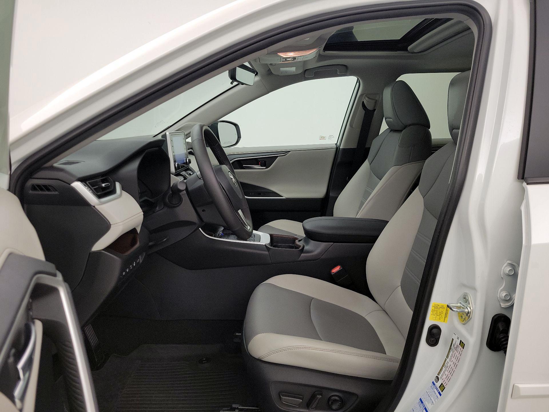 Thumbnail: 2021 Toyota RAV4 - 11