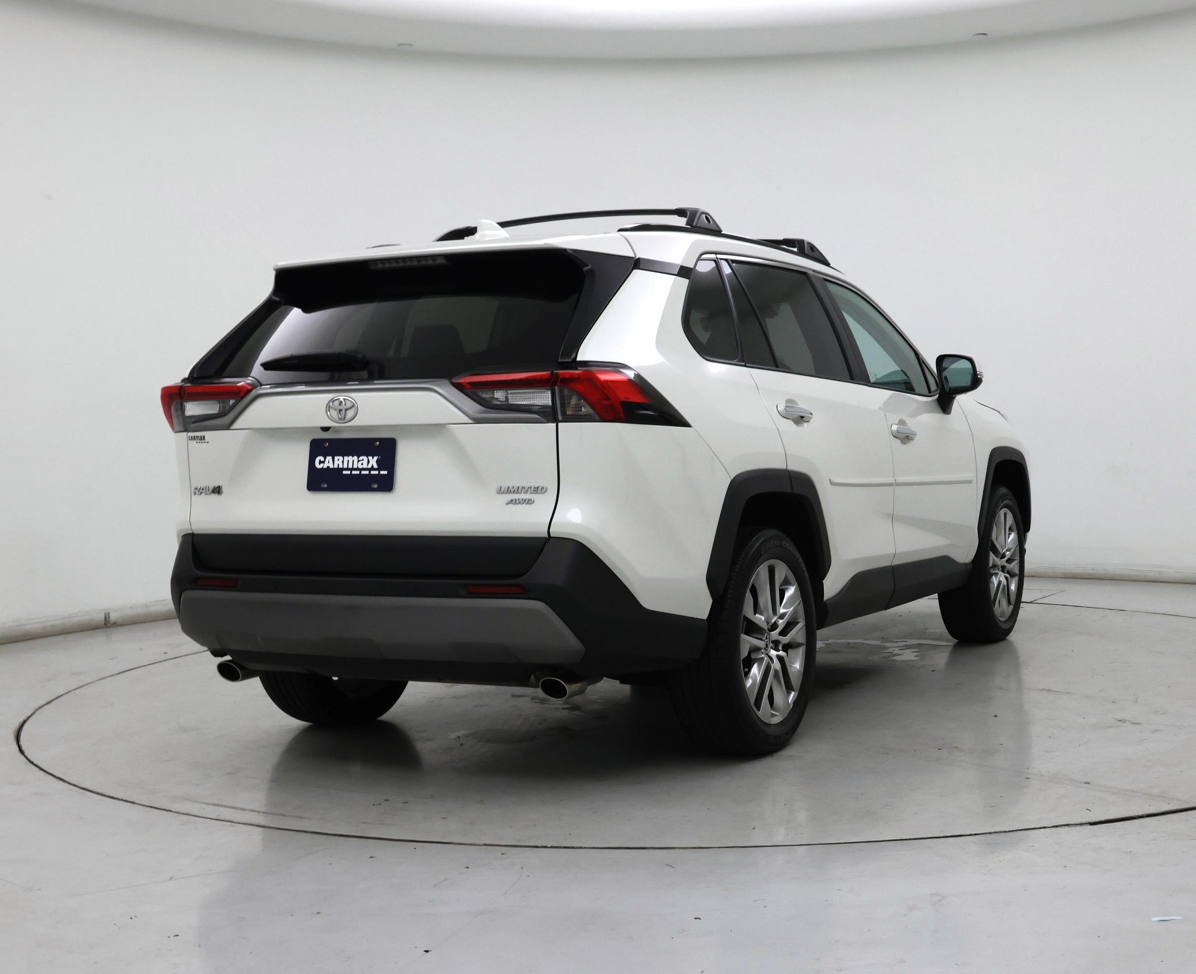 Thumbnail: 2021 Toyota RAV4 - 8