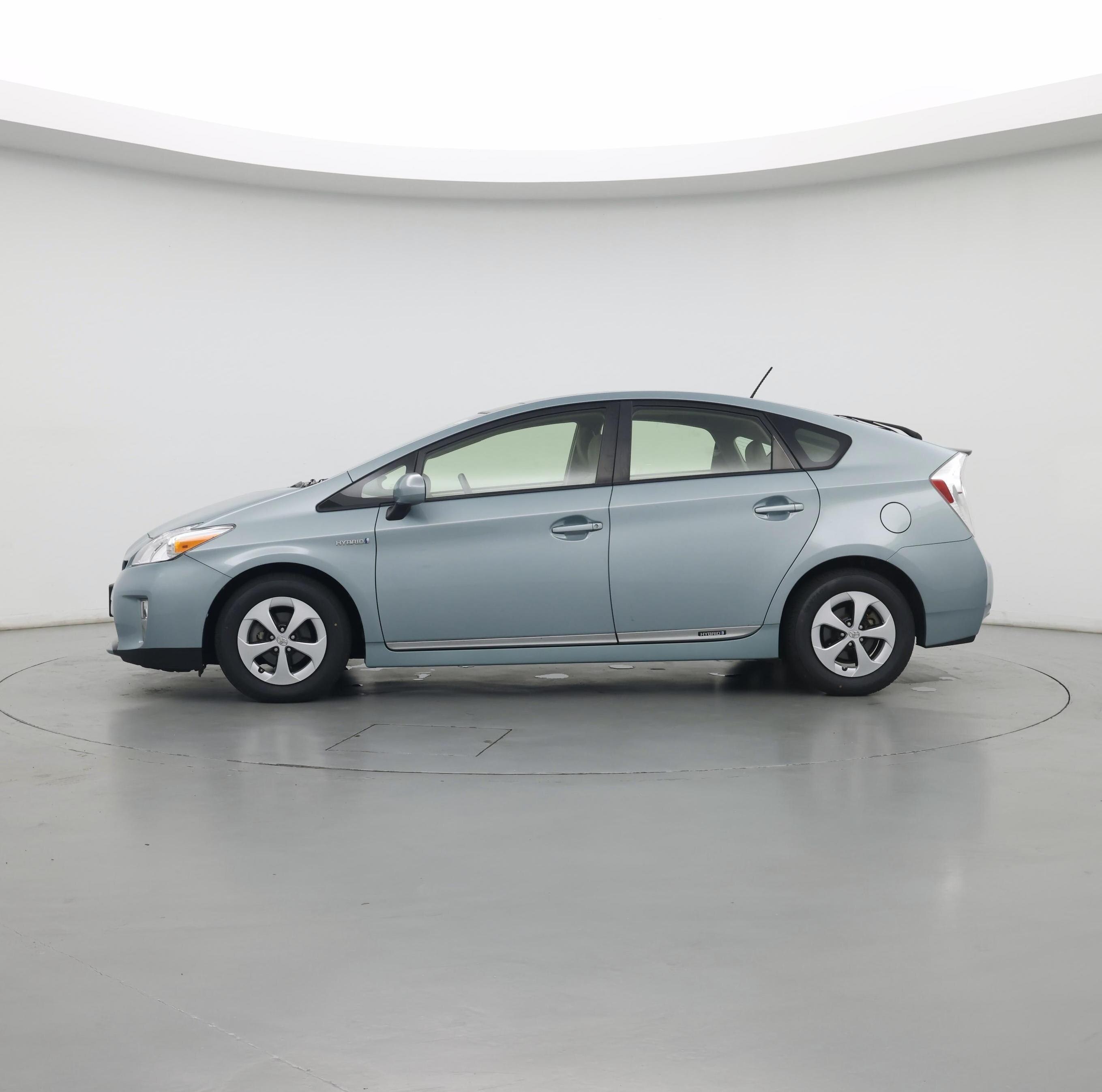 Thumbnail: 2014 Toyota Prius - 3
