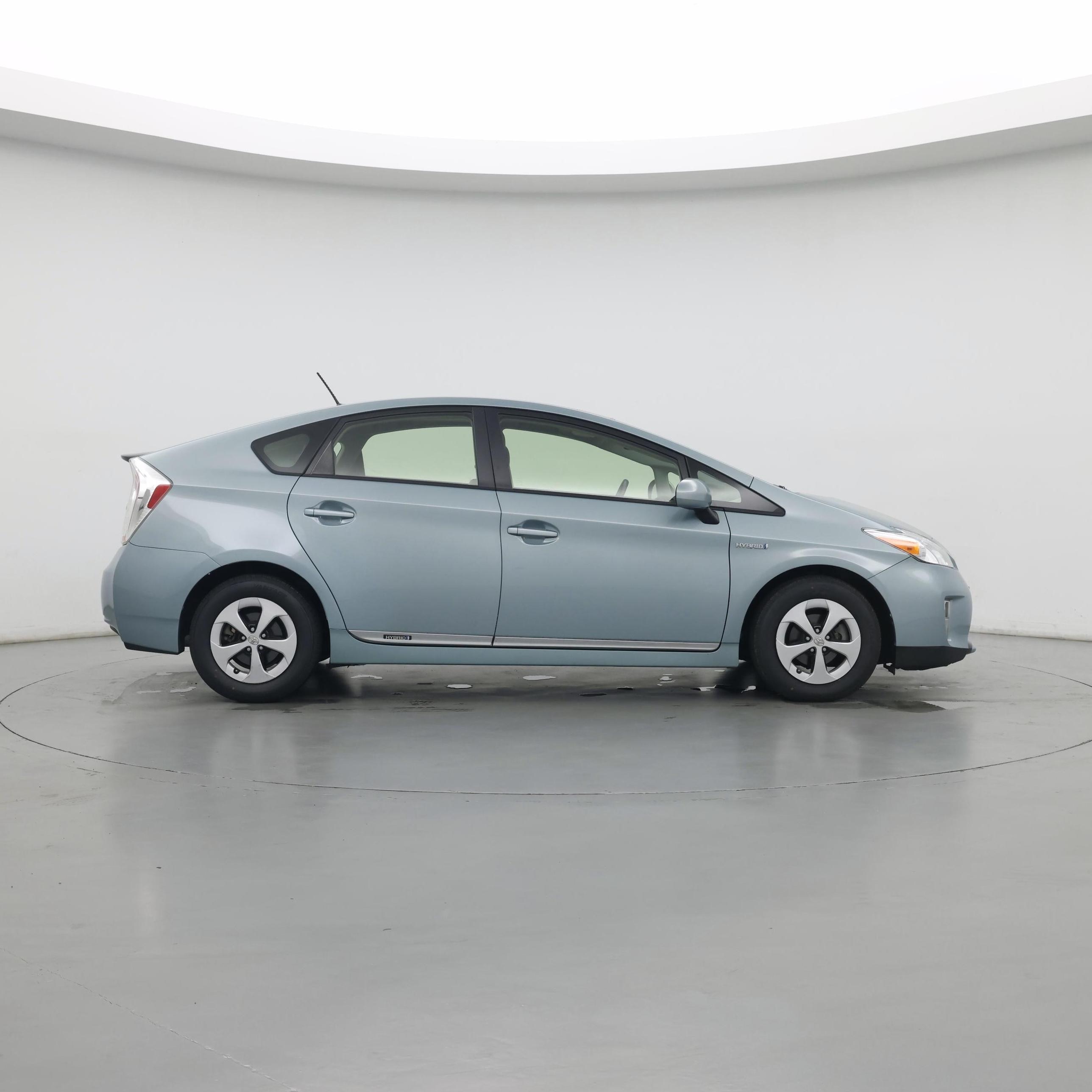 Thumbnail: 2014 Toyota Prius - 7