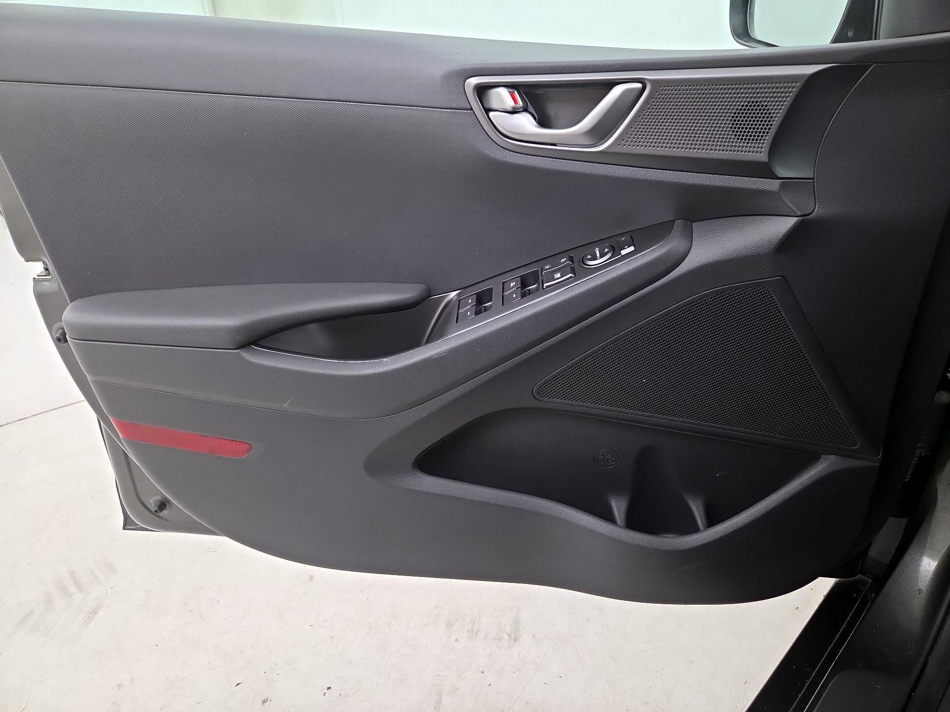 Thumbnail: 2022 Hyundai Ioniq - 12