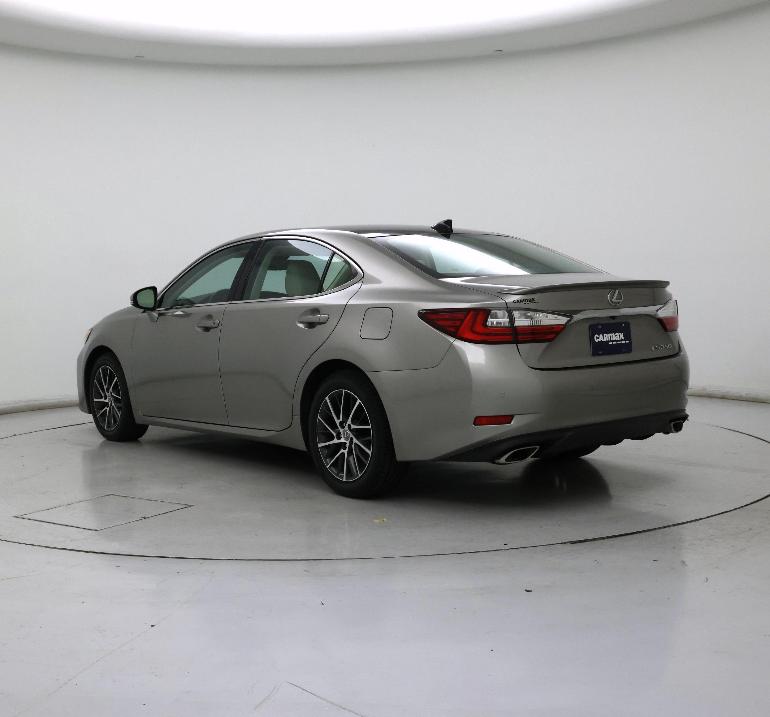 Thumbnail: 2017 Lexus ES - 2