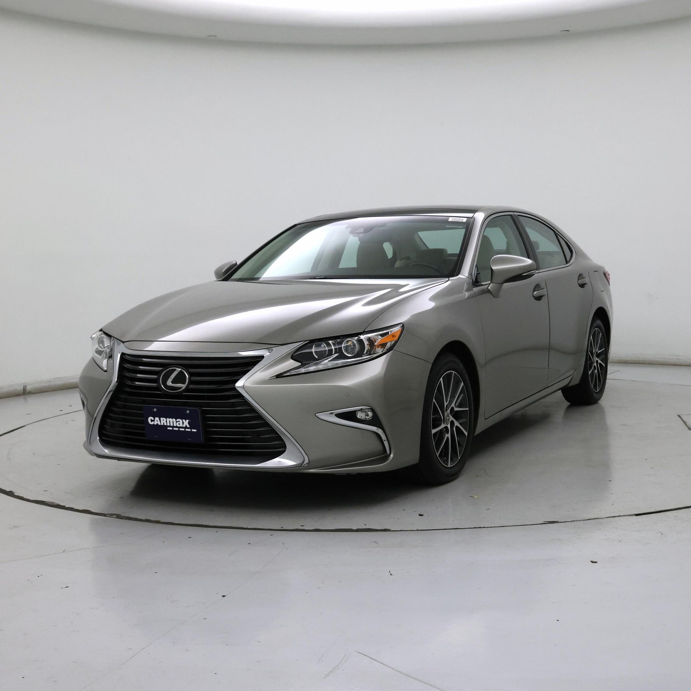Thumbnail: 2017 Lexus ES - 4