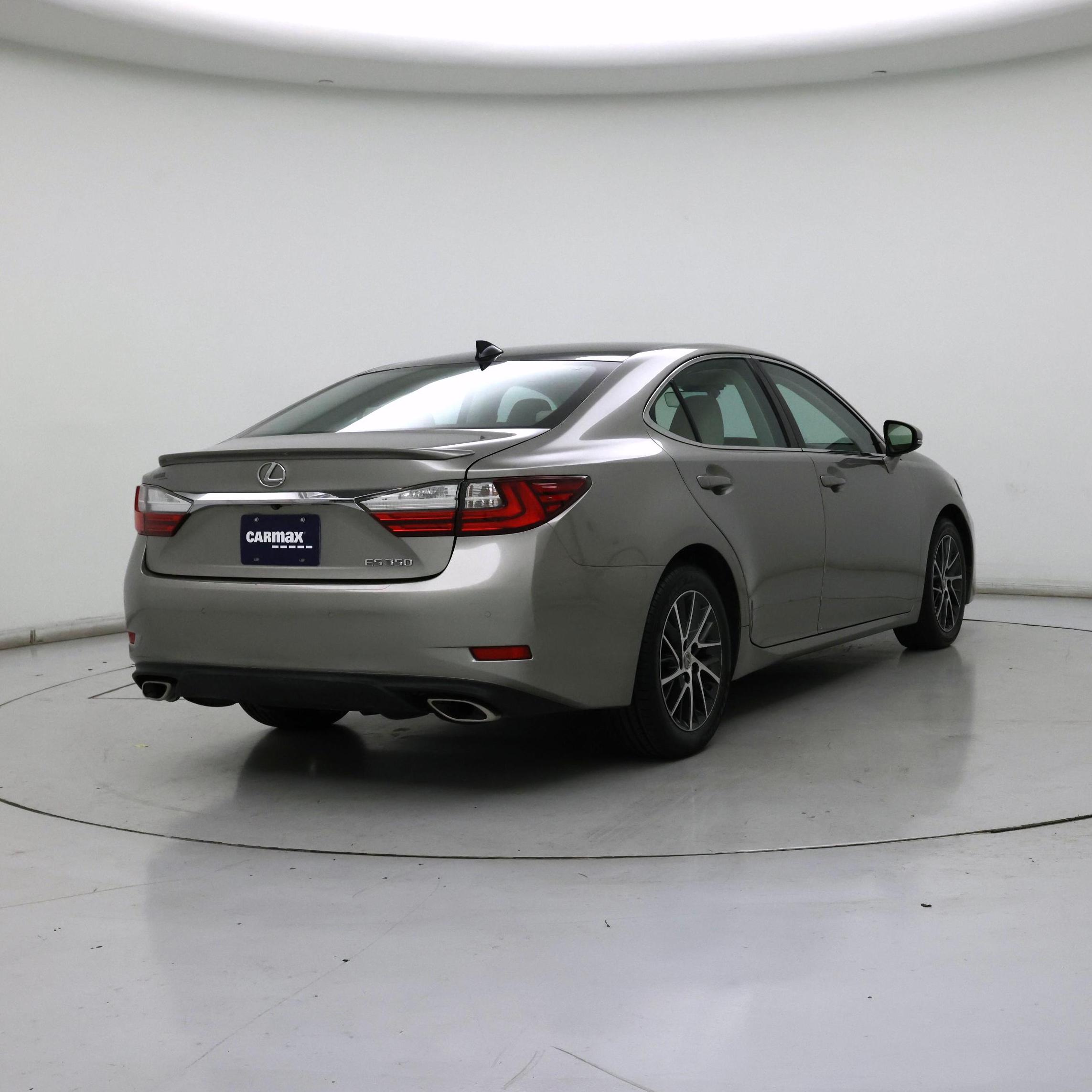 Thumbnail: 2017 Lexus ES - 8