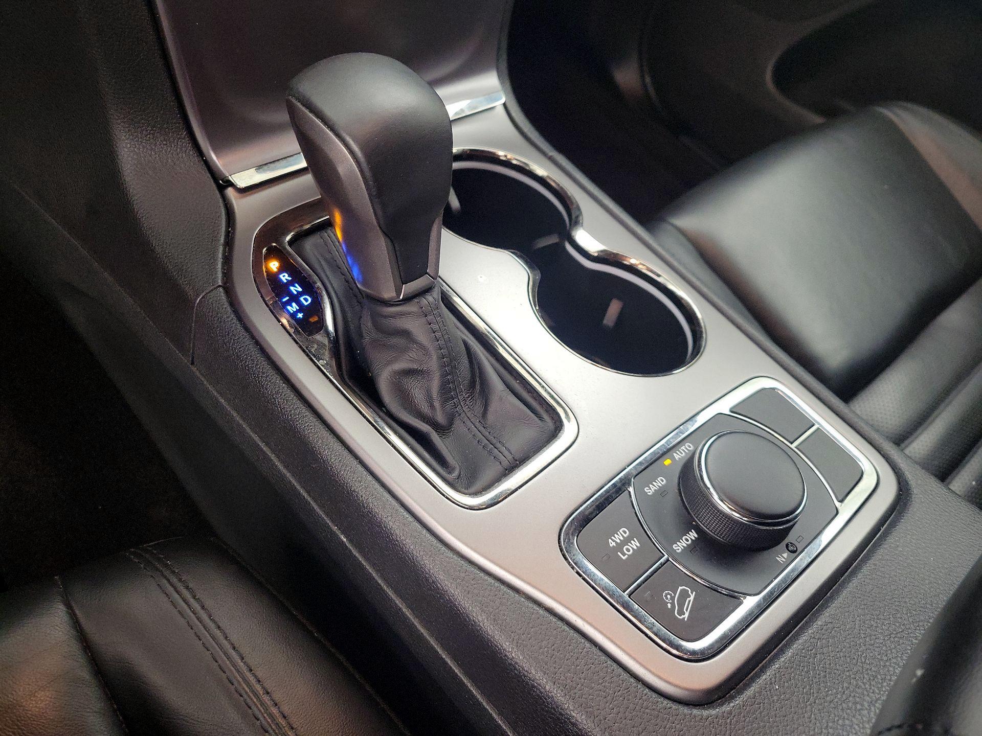 Thumbnail: 2019 Jeep Grand Cherokee - 18